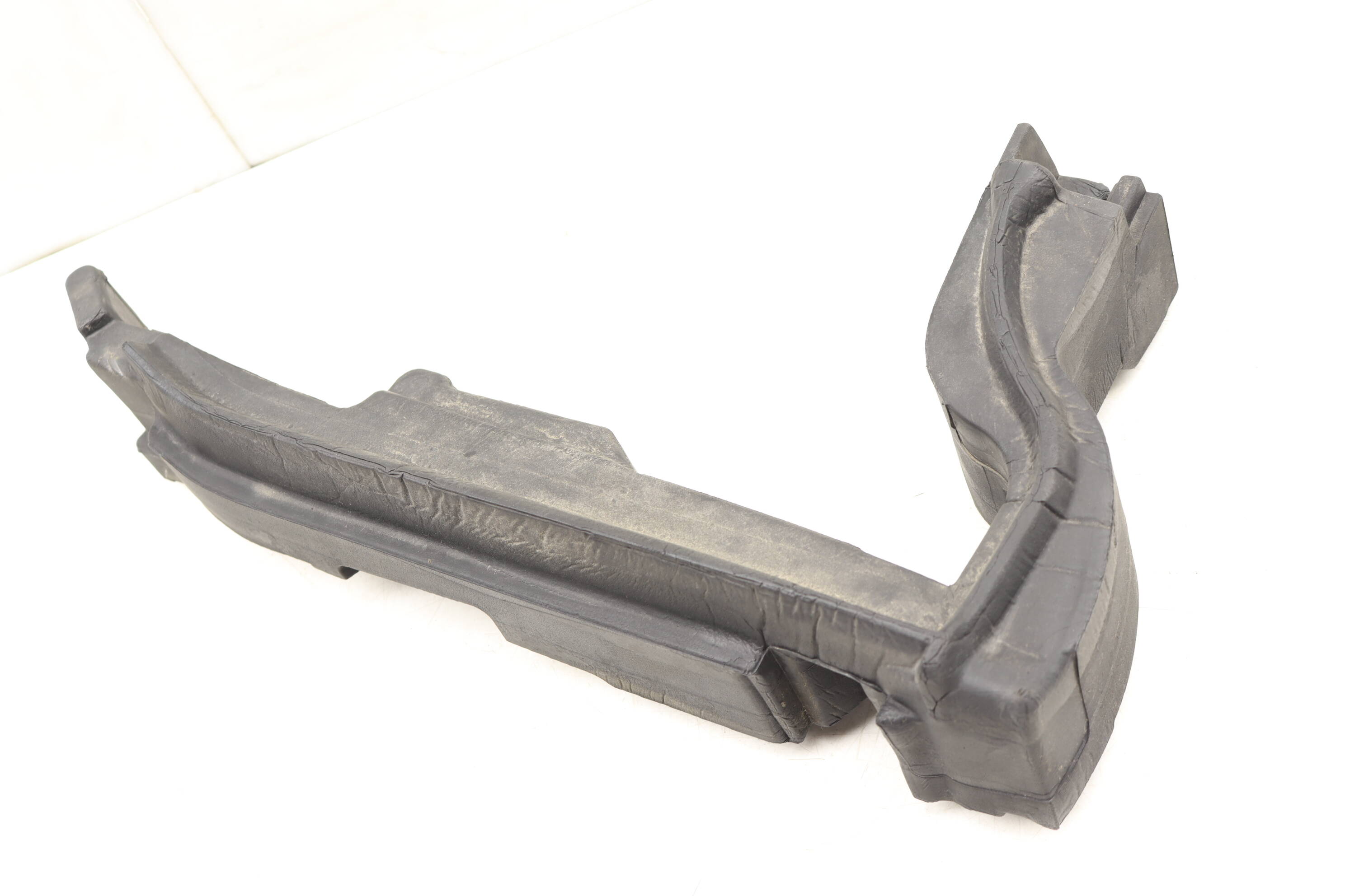 Outer Engine Bay Hood Seal / Weather Stripping 8R0823732A