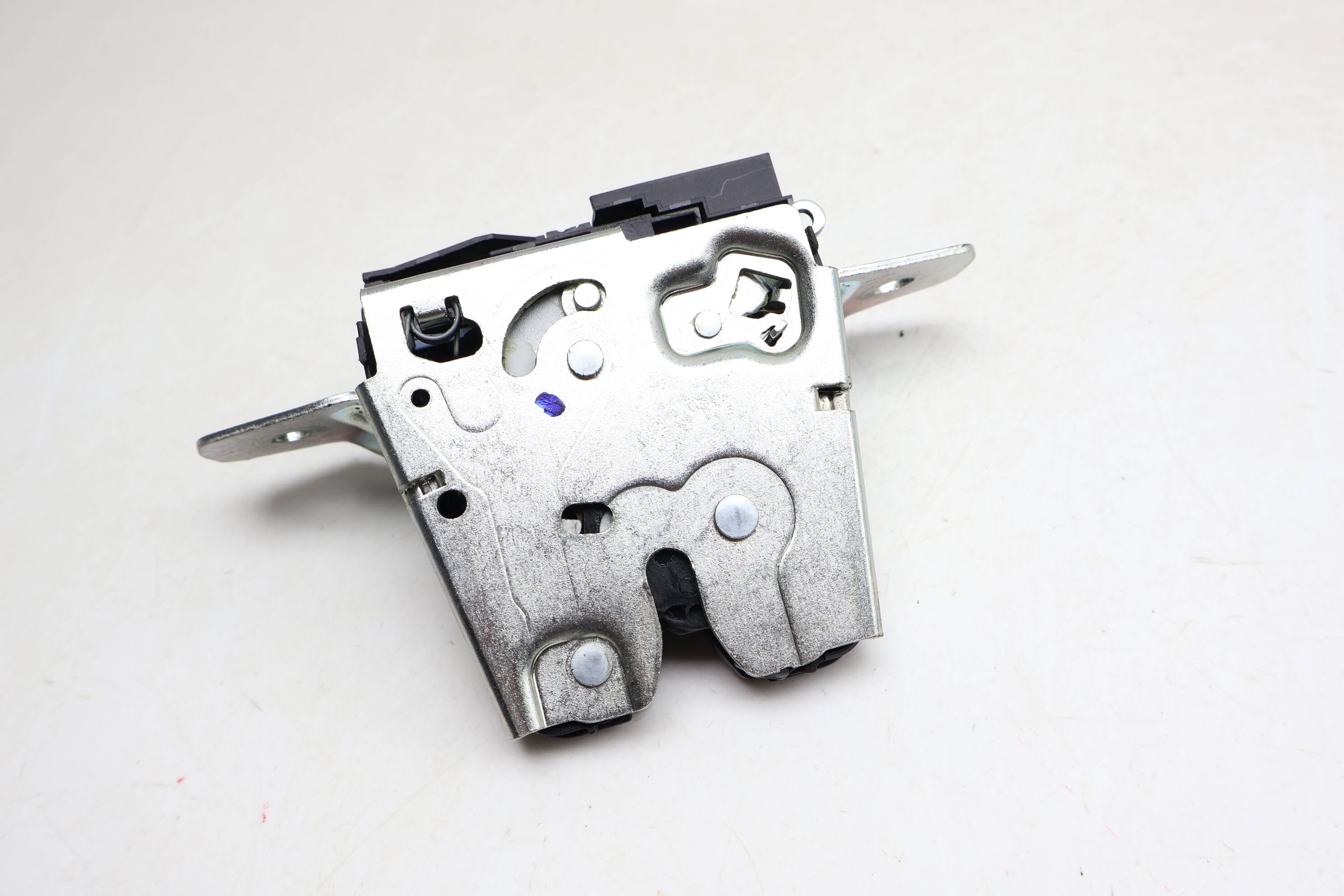 Trunk Latch / Lock 9J1827447
