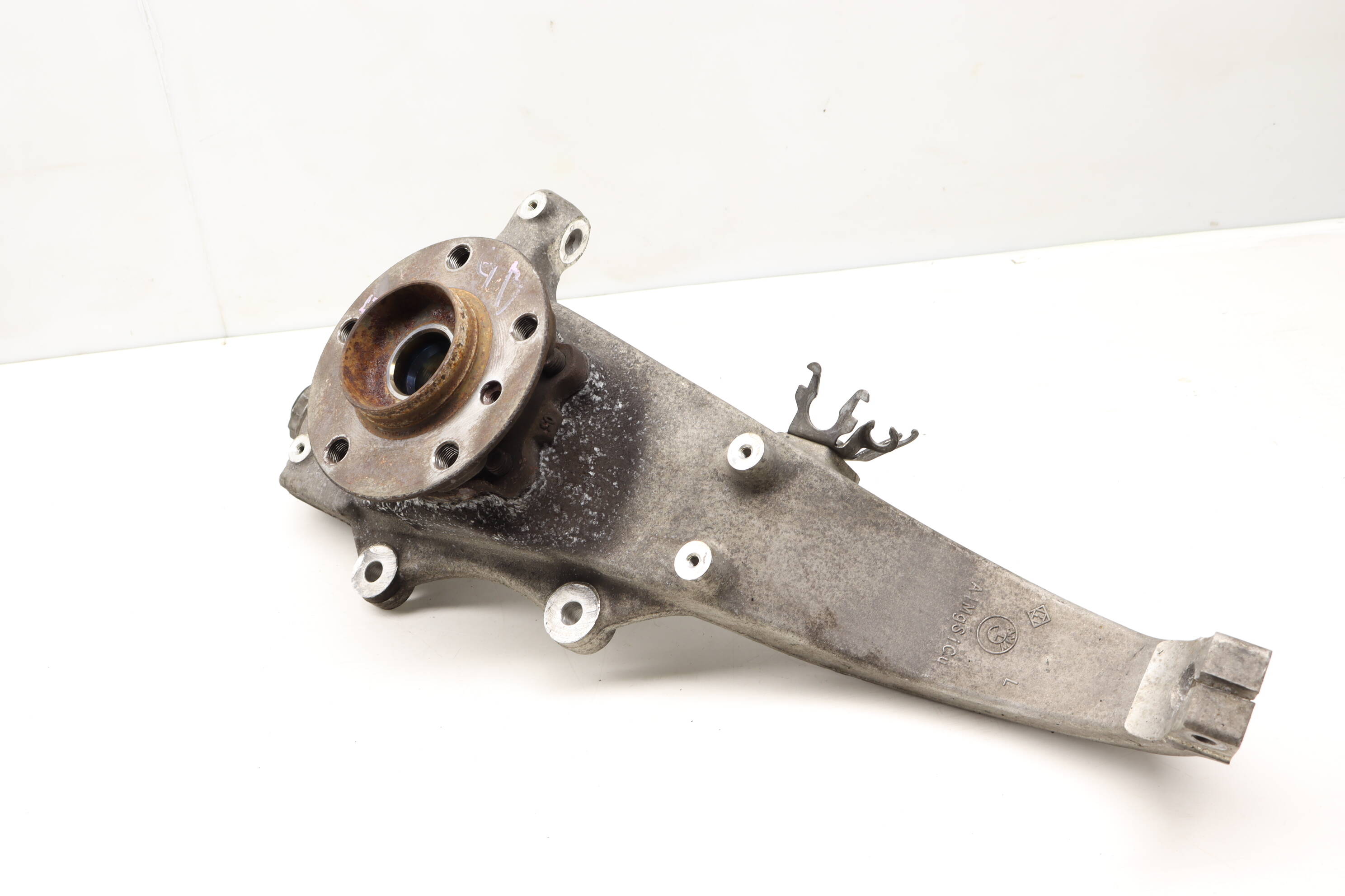 Spindle&#x20;Knuckle&#x20;W&#x2F;&#x20;Wheel&#x20;Bearing&#x20;31216777749