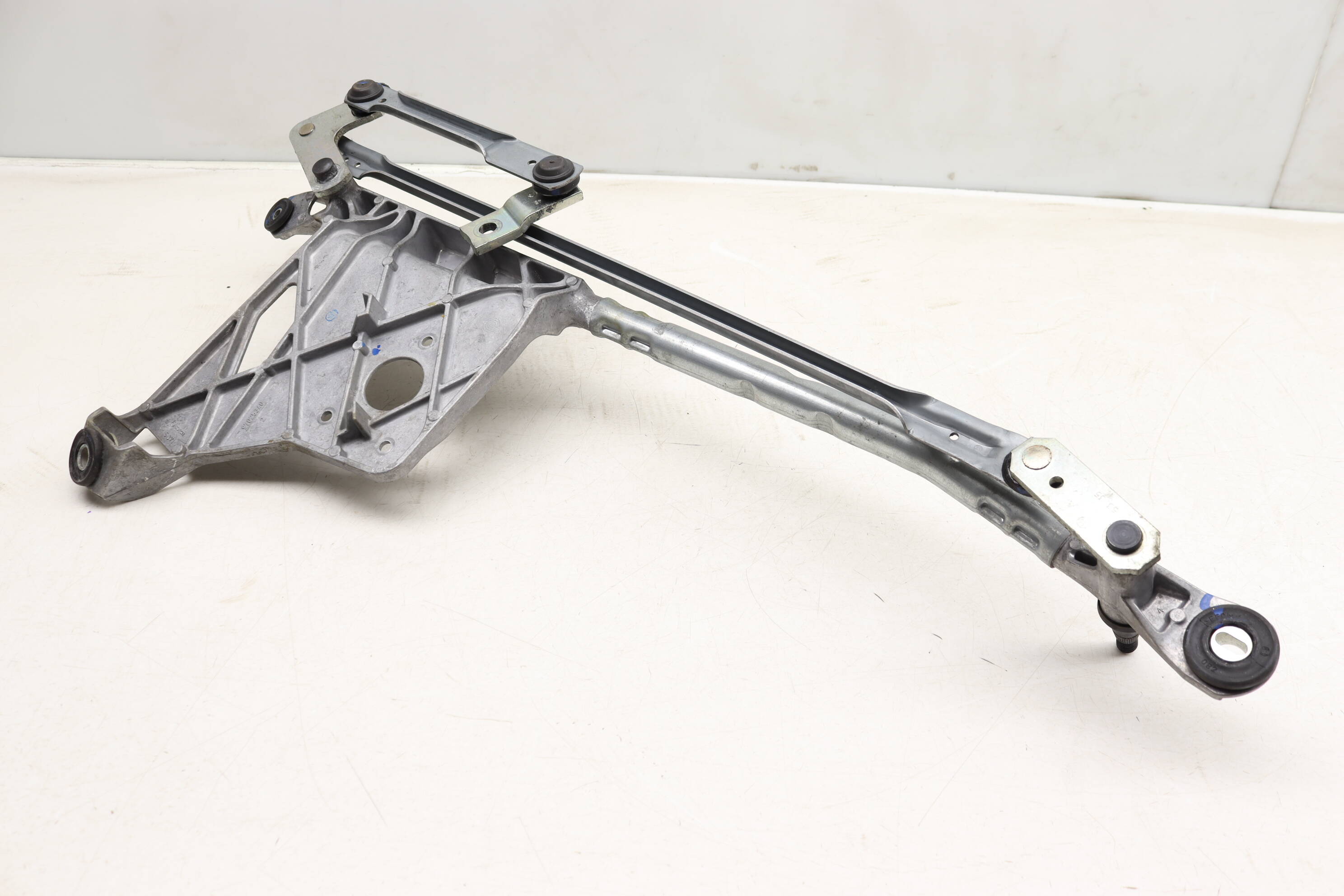 Windshield Wiper Transmission / Bracket 4M8955023