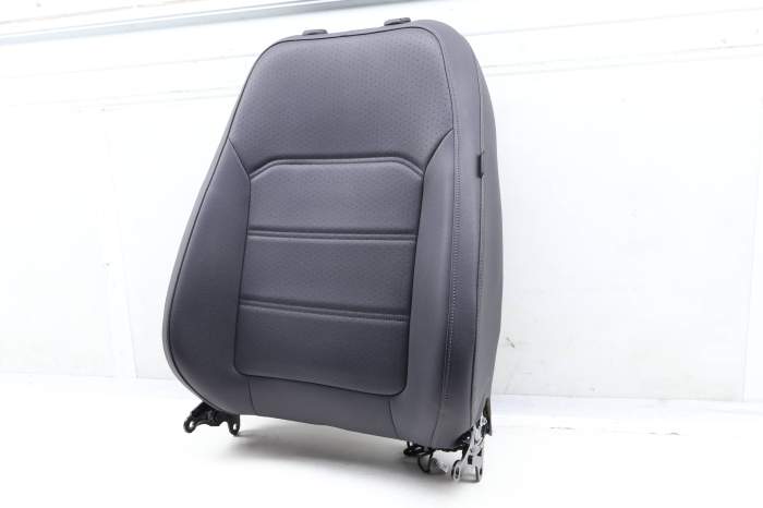 Upper Seat Backrest Cushion Assembly 561881805BS main product photo