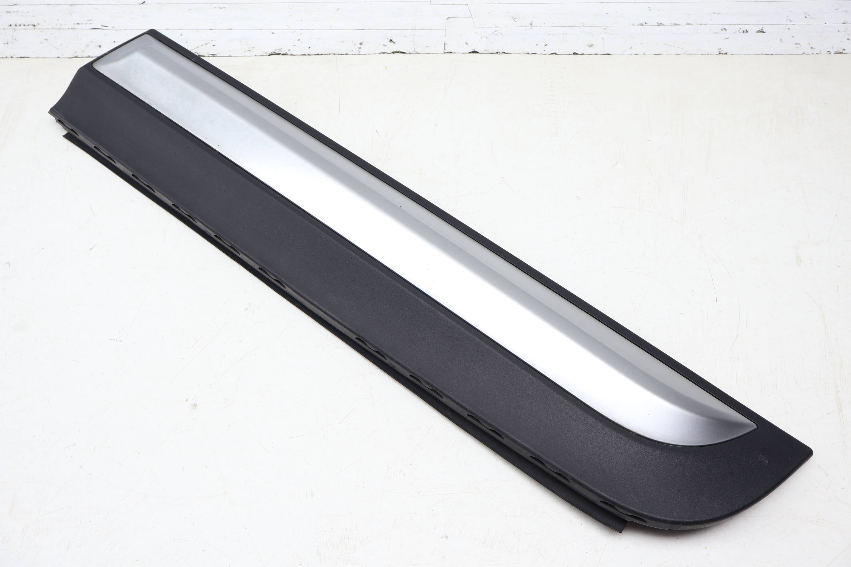 Lower Door Molding / Blade 51477352557