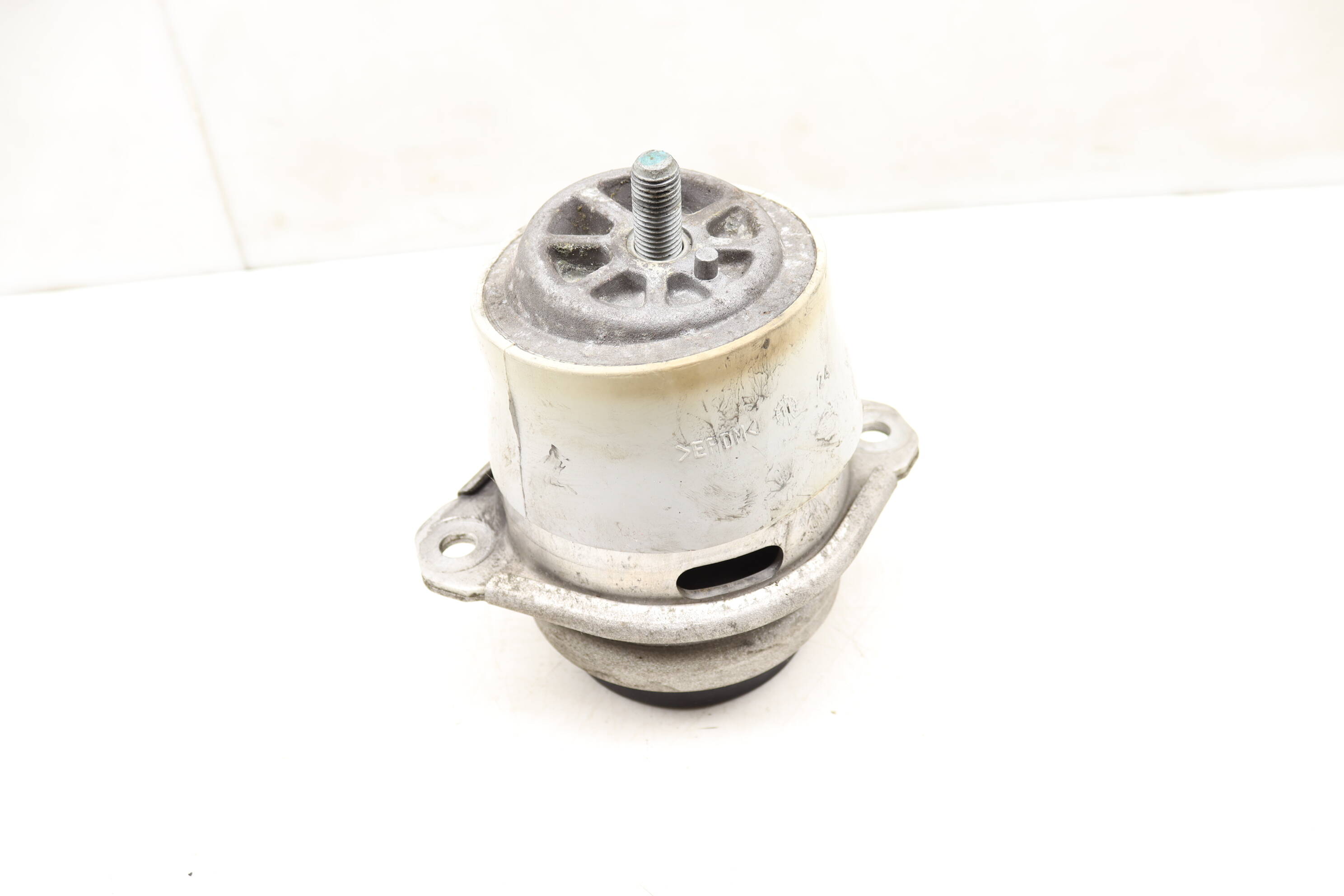 Engine / Motor Mount 7P6199131 95837504910