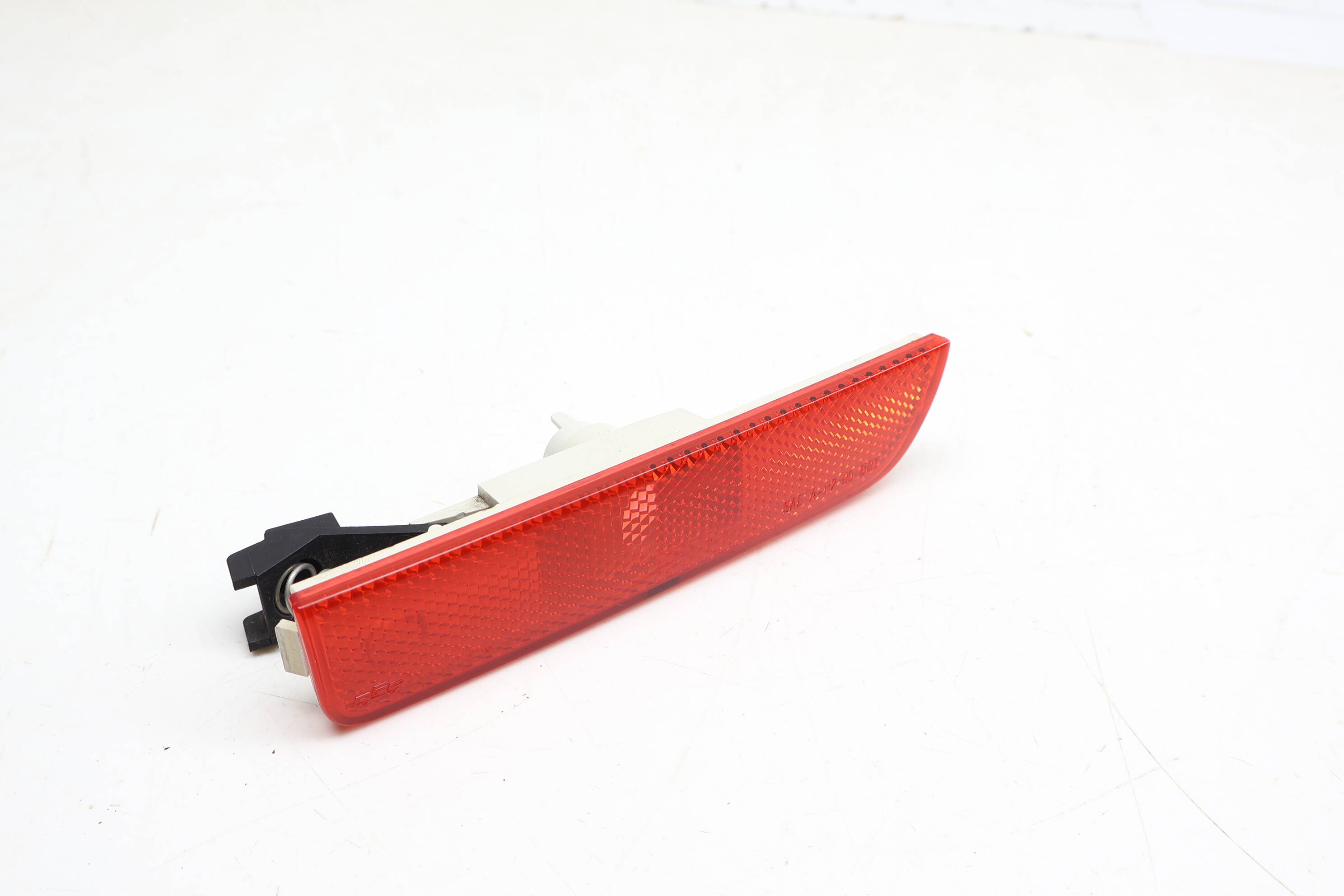 Bumper Side Marker Light / Reflector 3B0945072A