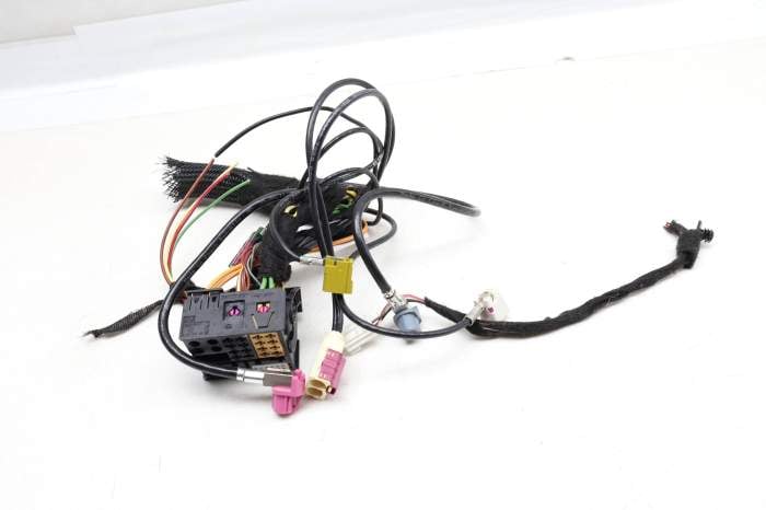 Radio / Stereo / Audio Wiring Connector / Pigtail main product photo