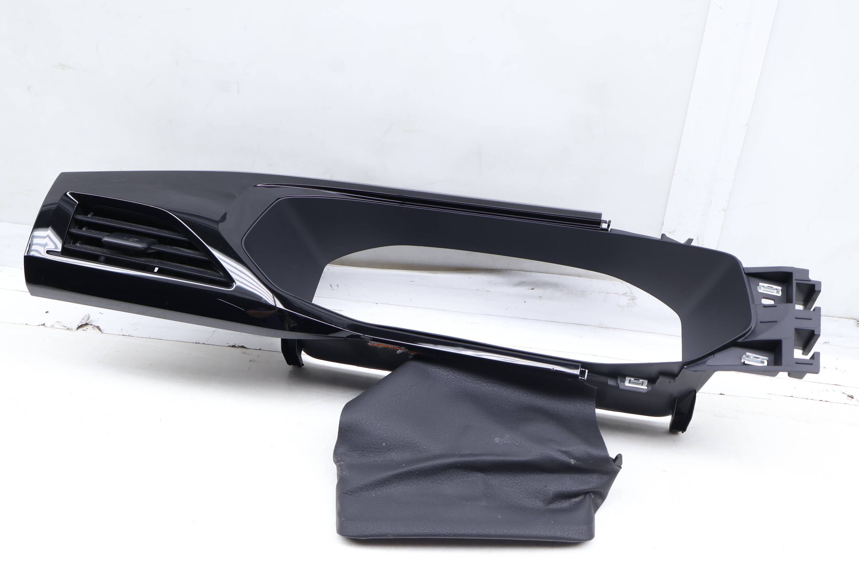 Dash Panel Trim / Bezel 2GJ858415D