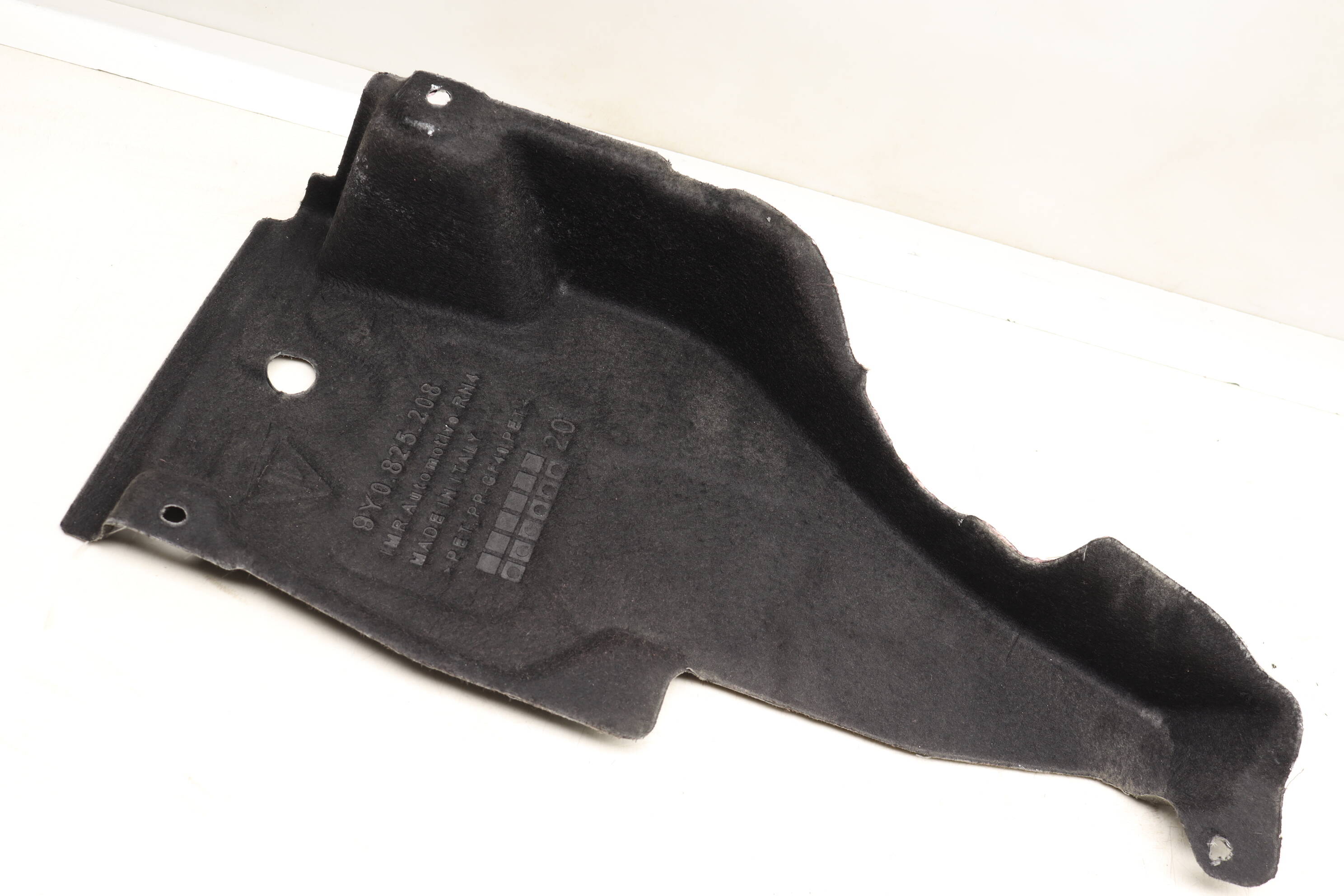 Underbody Shield Panel / Liner (Inner) 9Y0825208 95882520800