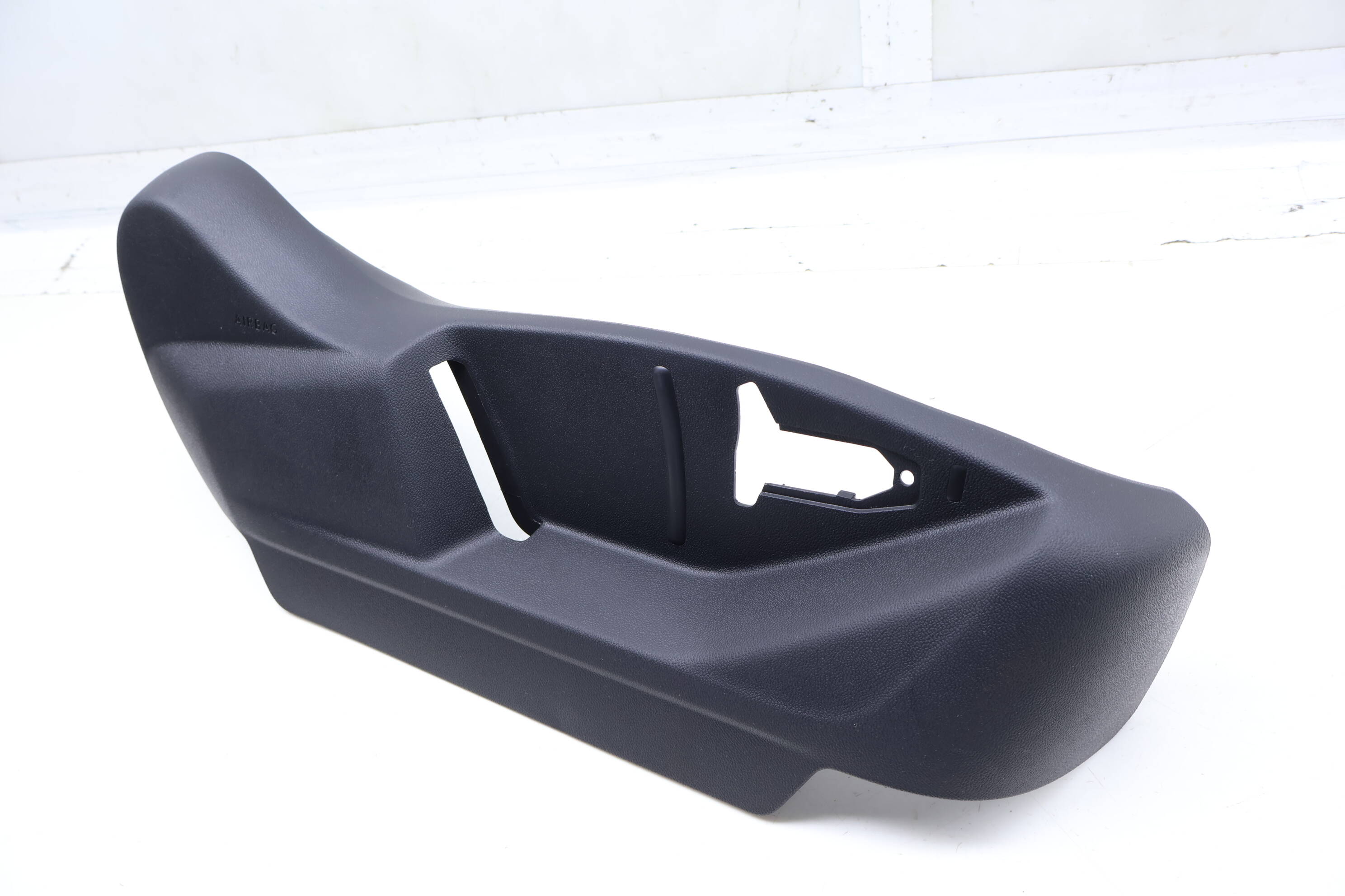 Outer Seat Trim / Panel 5NN881314F