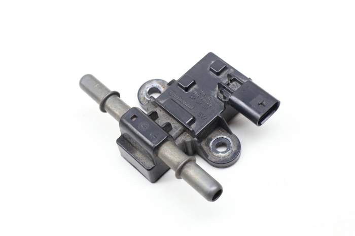 Flex Fuel Sensor 06K907811 main product photo