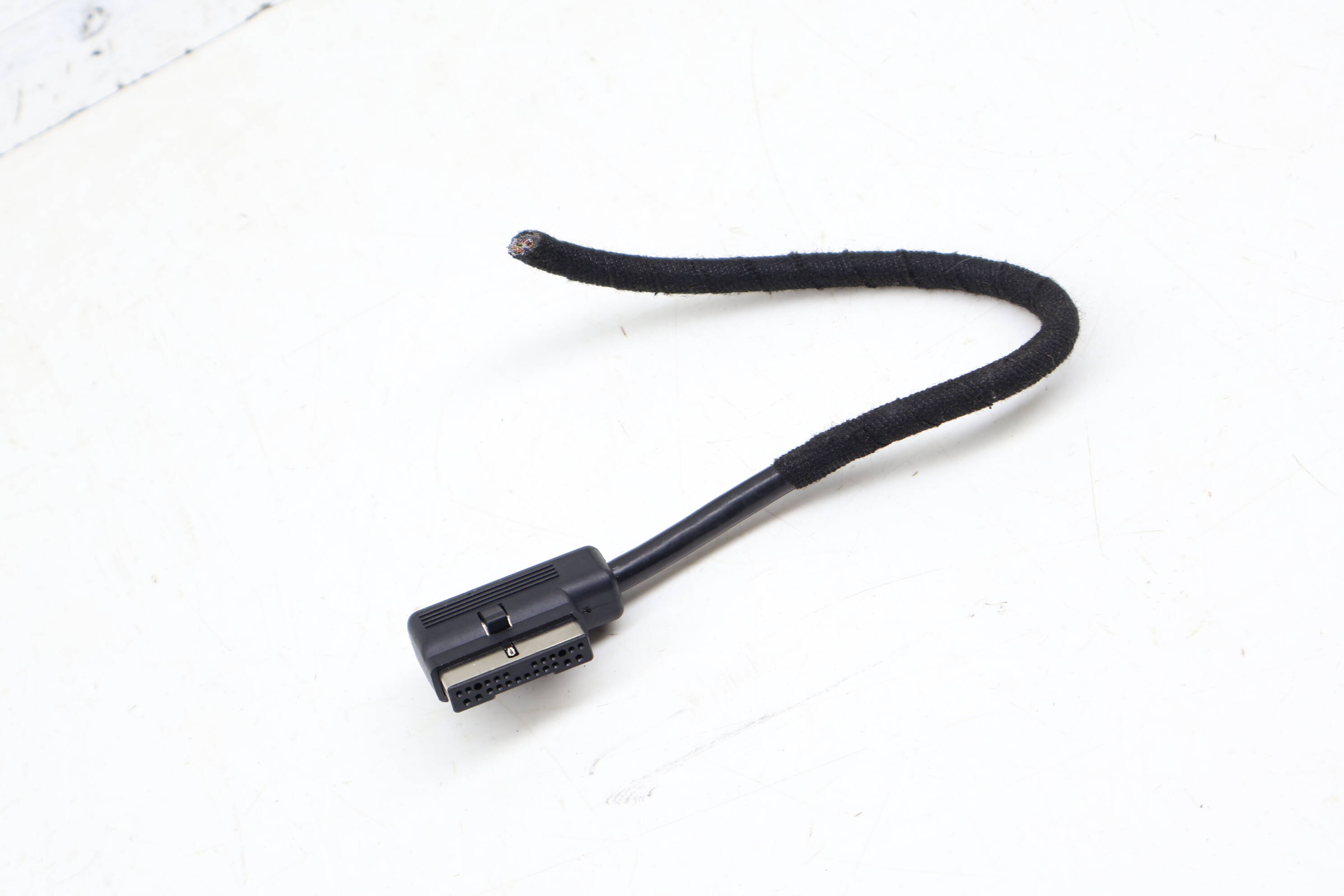 Mmi / Nav Display Screen Wiring Harness Connector