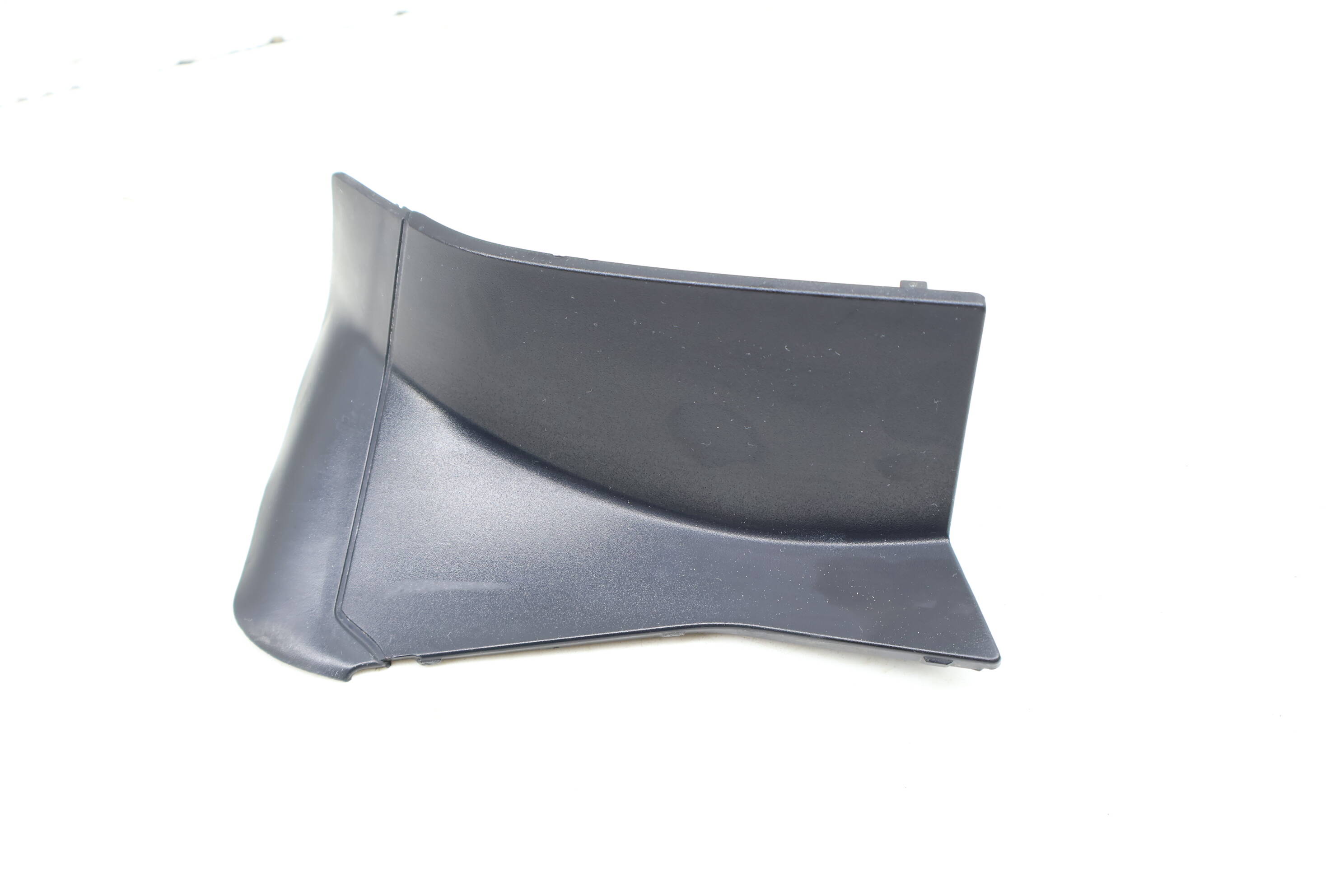 Outer Tail Light / Lamp Trim 8W6945253