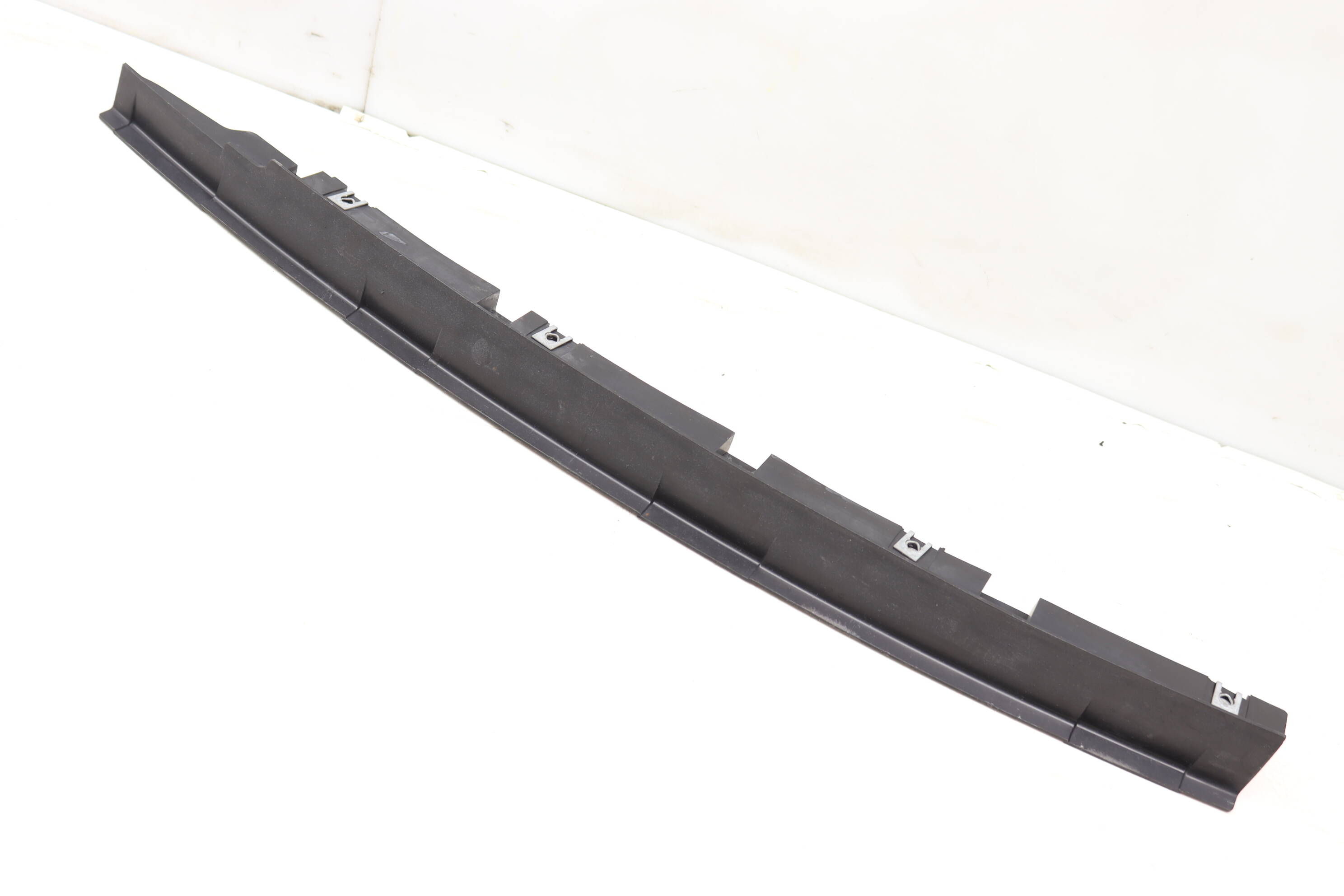 Lower Air Duct Trim / Adapter 51117907155