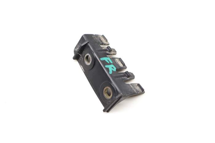 Side Skirt / Rocker Panel Mount Bracket 8J0853922 main product photo