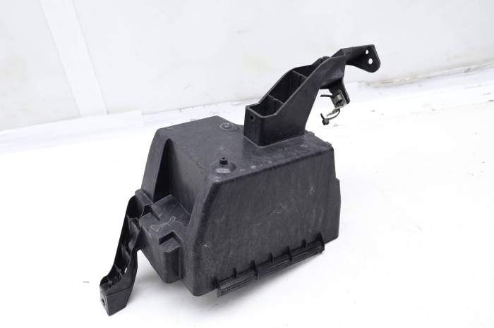 Relay / Fuse Box Cover 1665400224 main product photo