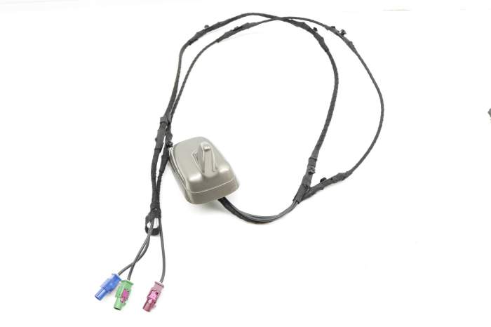Roof Shark Fin Antenna 8K5035503C main product photo
