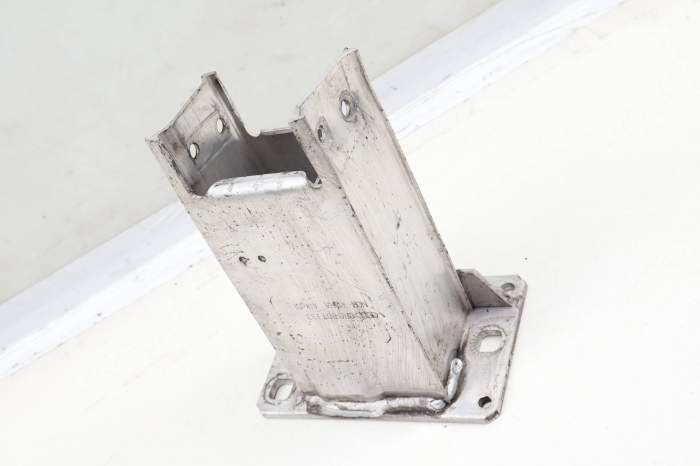 Bumper Shock / Impact Beam 8R0807133 main product photo