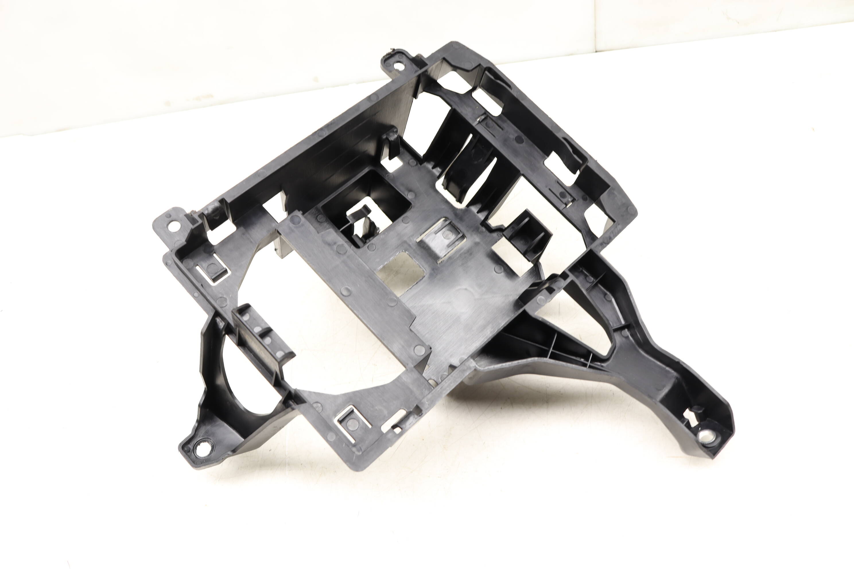 Body Control Module / Bcm Mount Bracket 9J1907239C