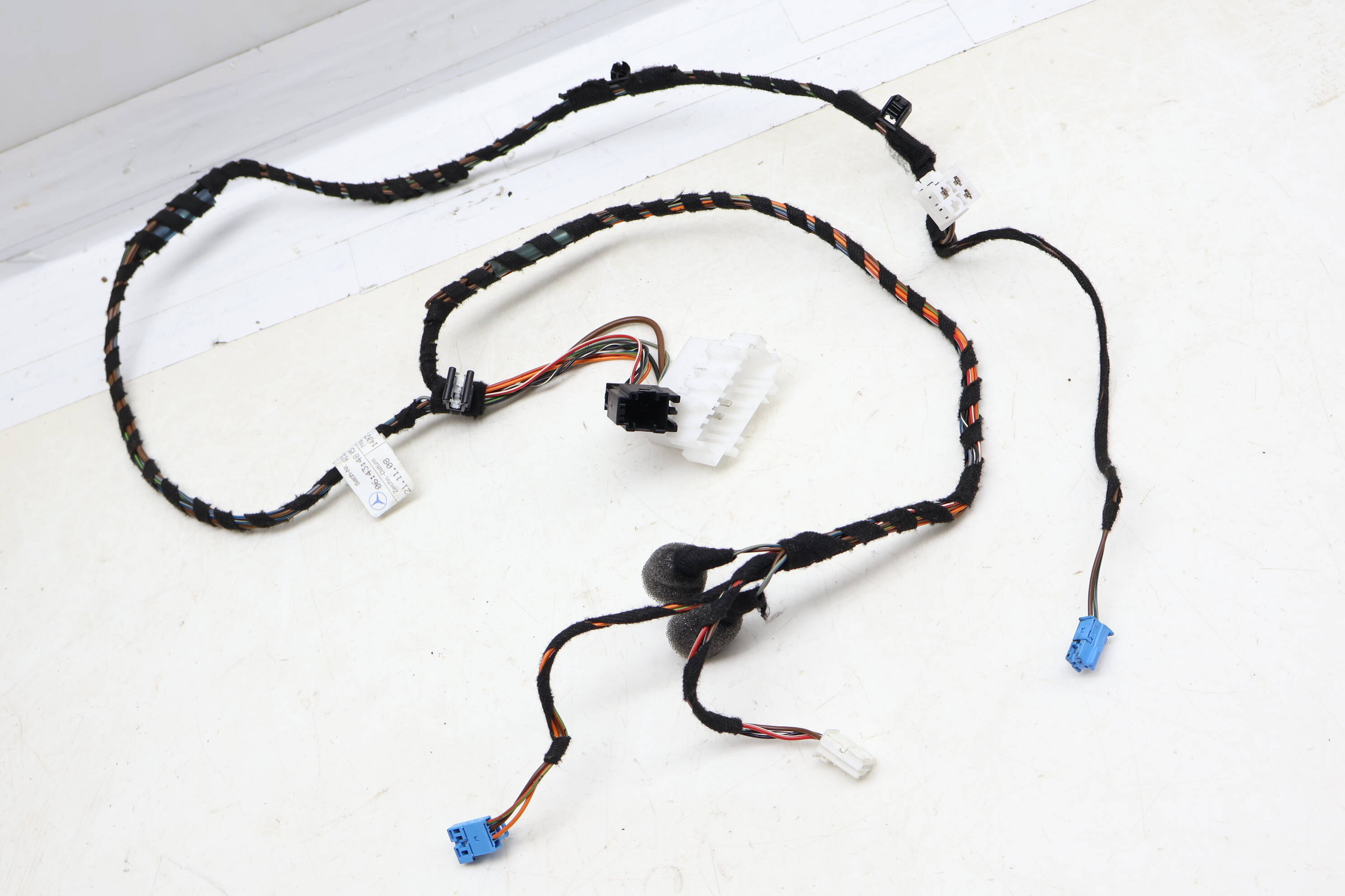 Center Console Wiring Harness 2125408535