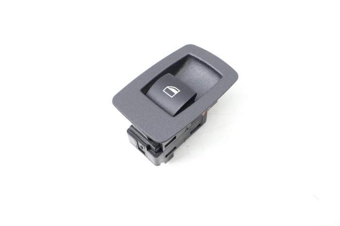Window Switch W/ Trim 61313404051 main product photo