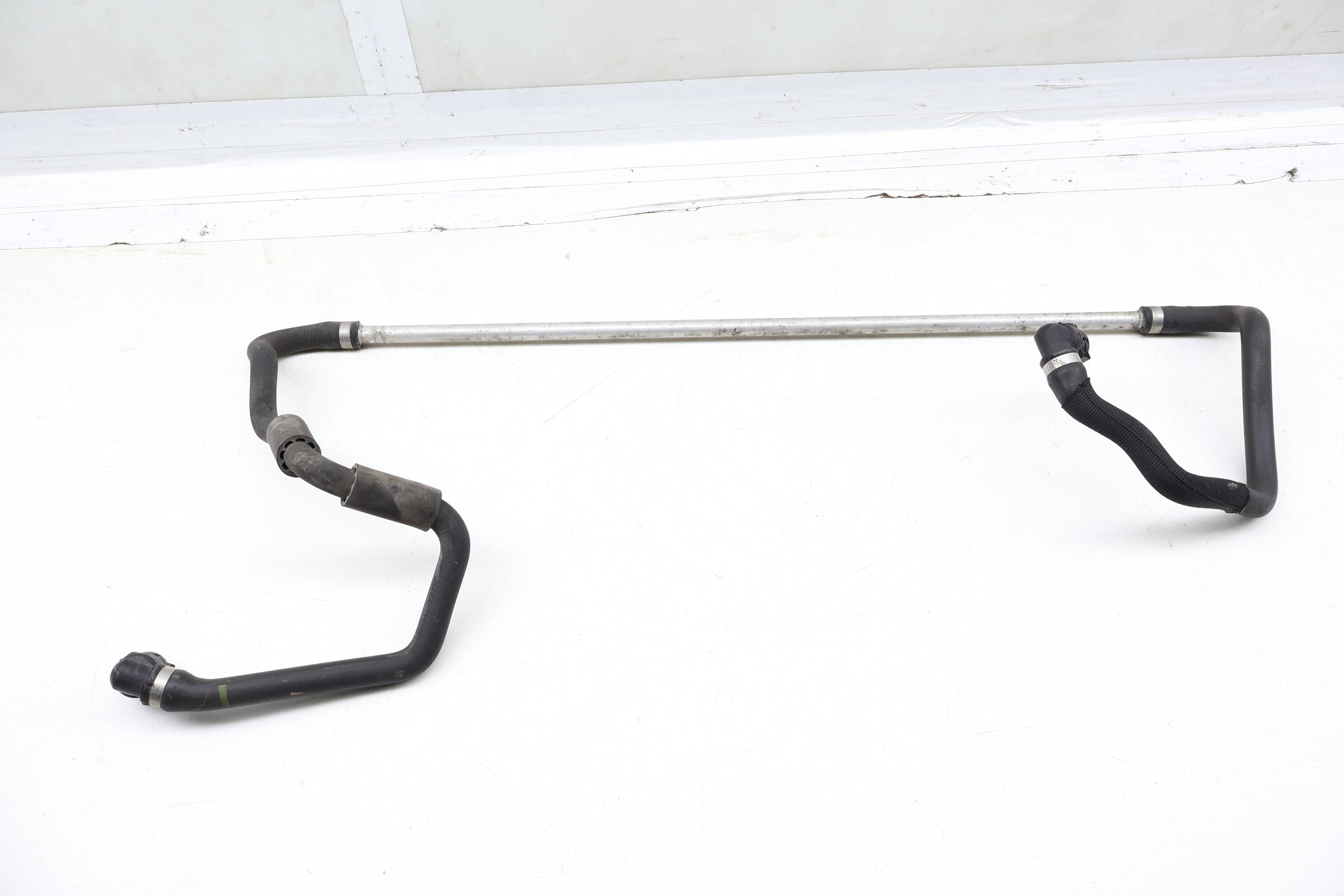 Lower Radiator Coolant Hose / Line / Pipe 17127600132