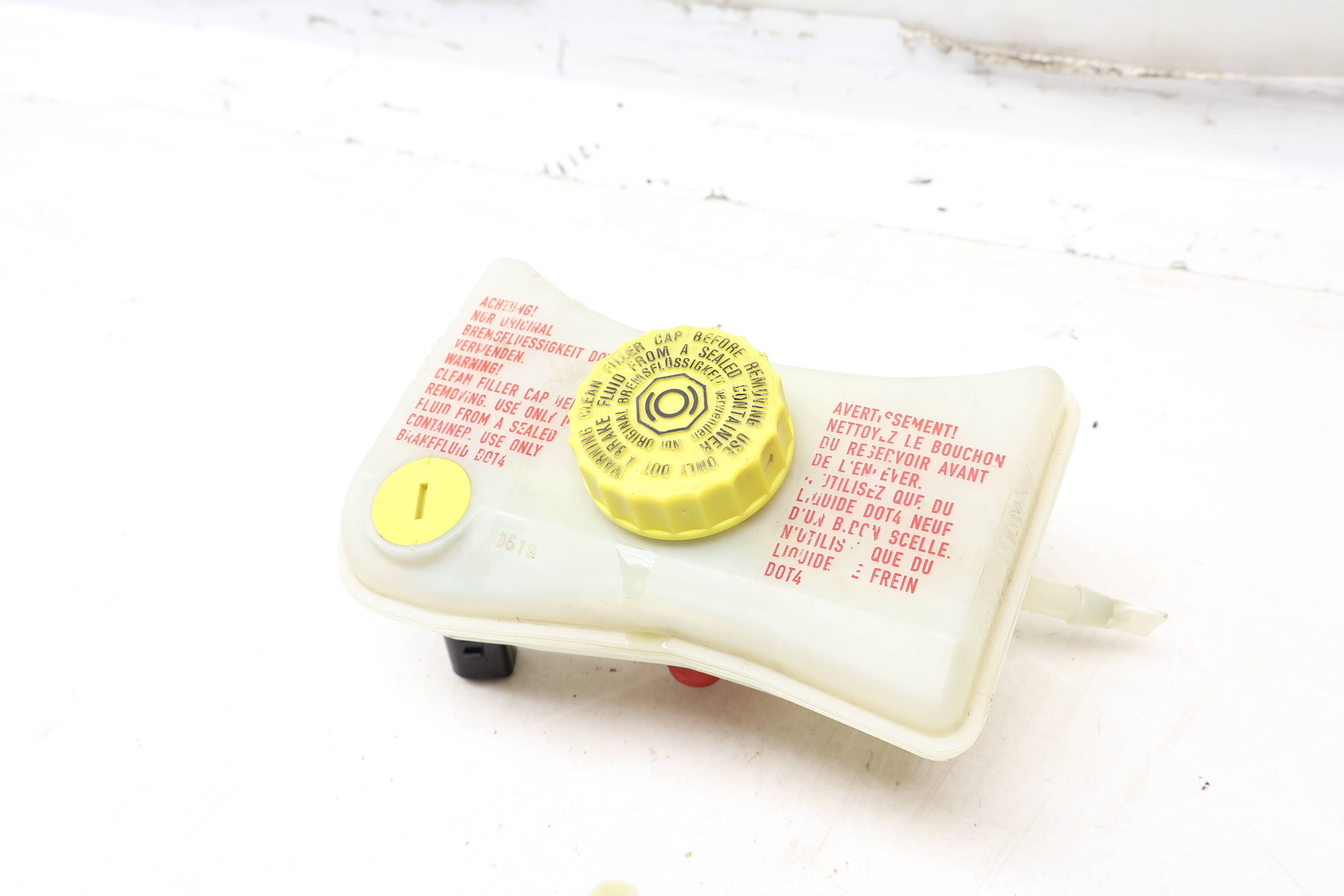 Brake Fluid Reservoir / Tank 8E0611301G