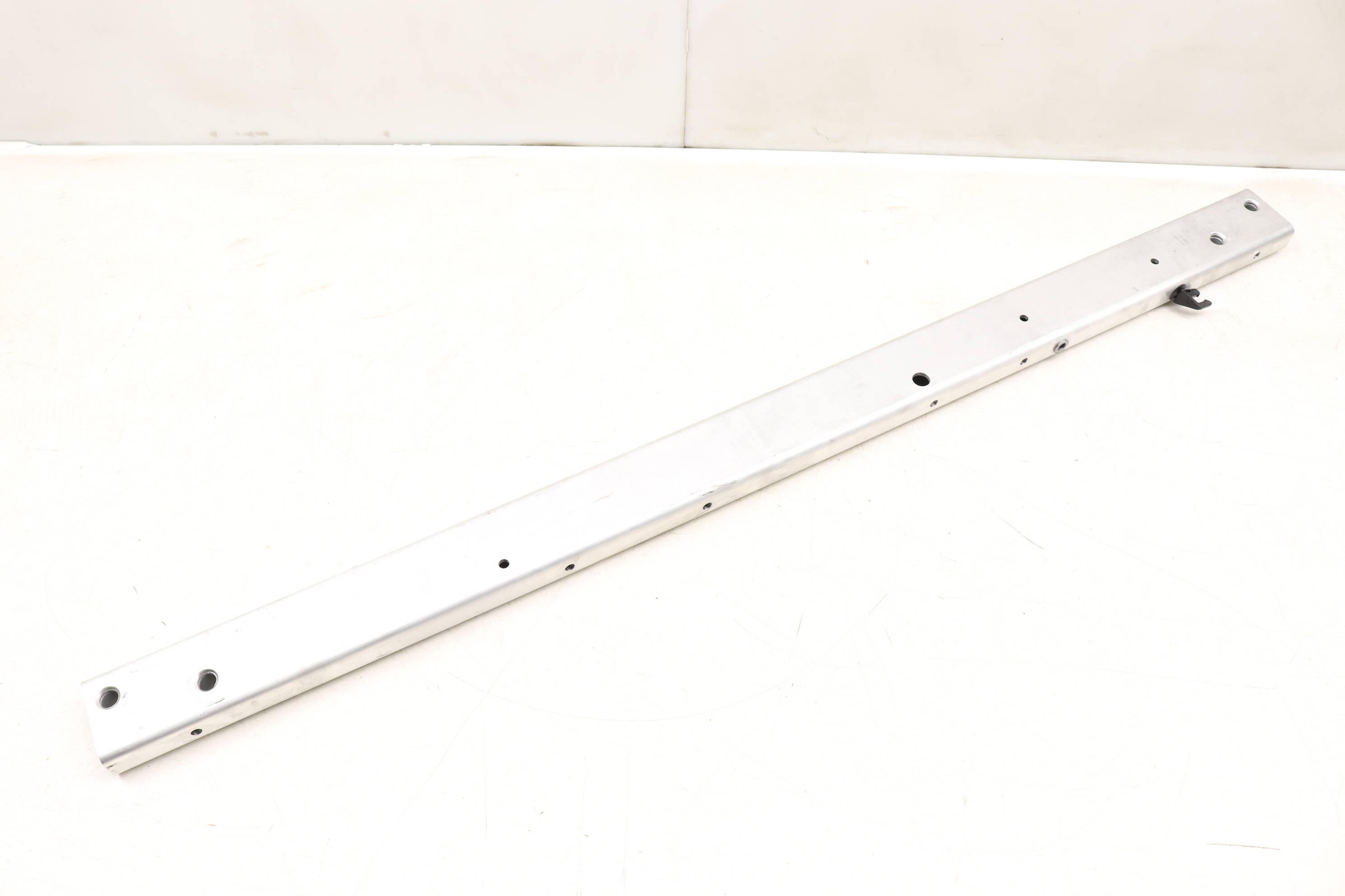 Storage Compartment Bracket / Transverse Strut 9J1806303 PAD806303