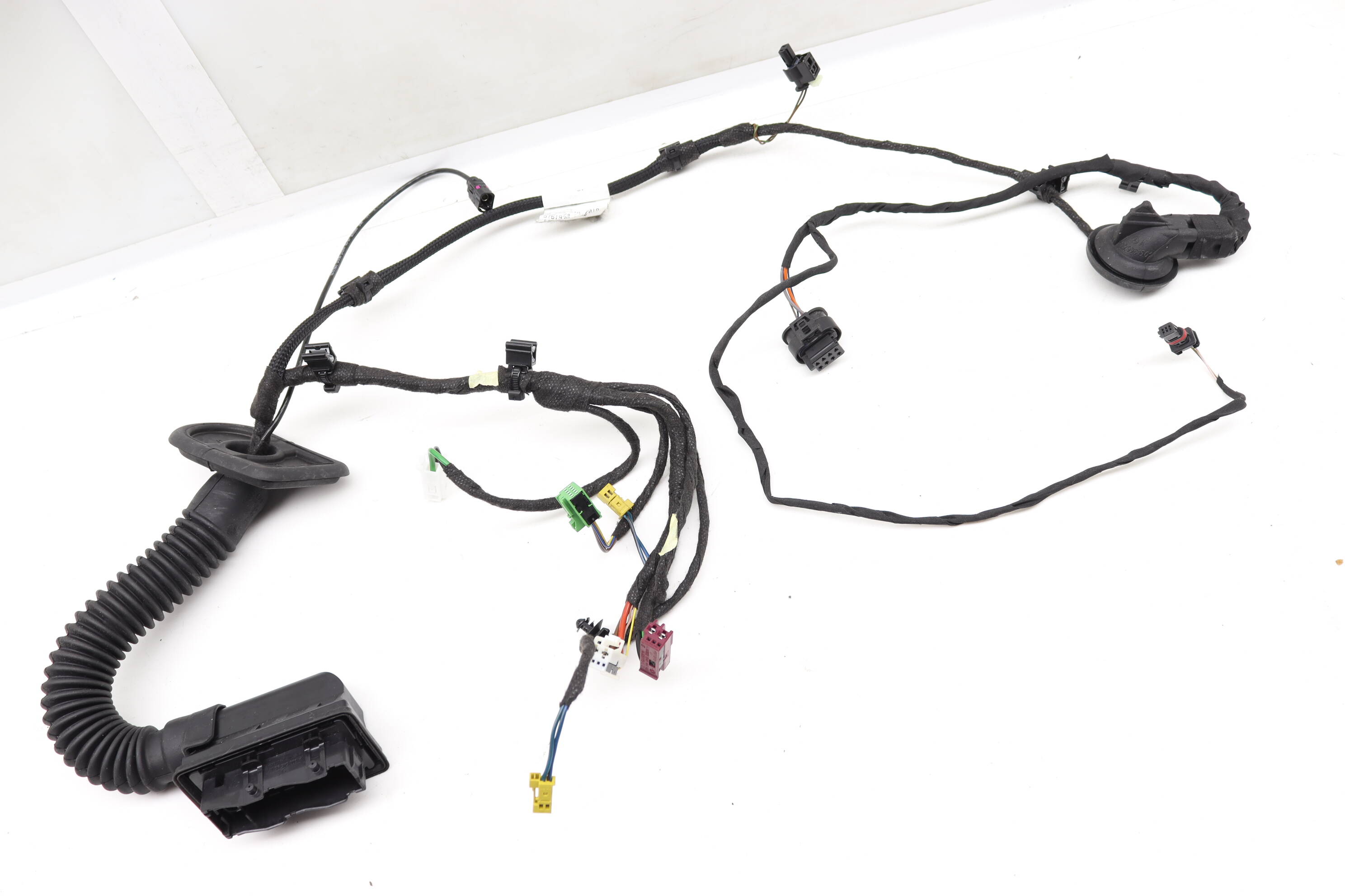 Mercedes-Benz Front Right Door Wiring Harness 2055401989