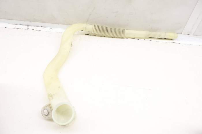 Windshield Washer Reservoir Filler Tube / Neck 7P5955463A 95852860501 main product photo