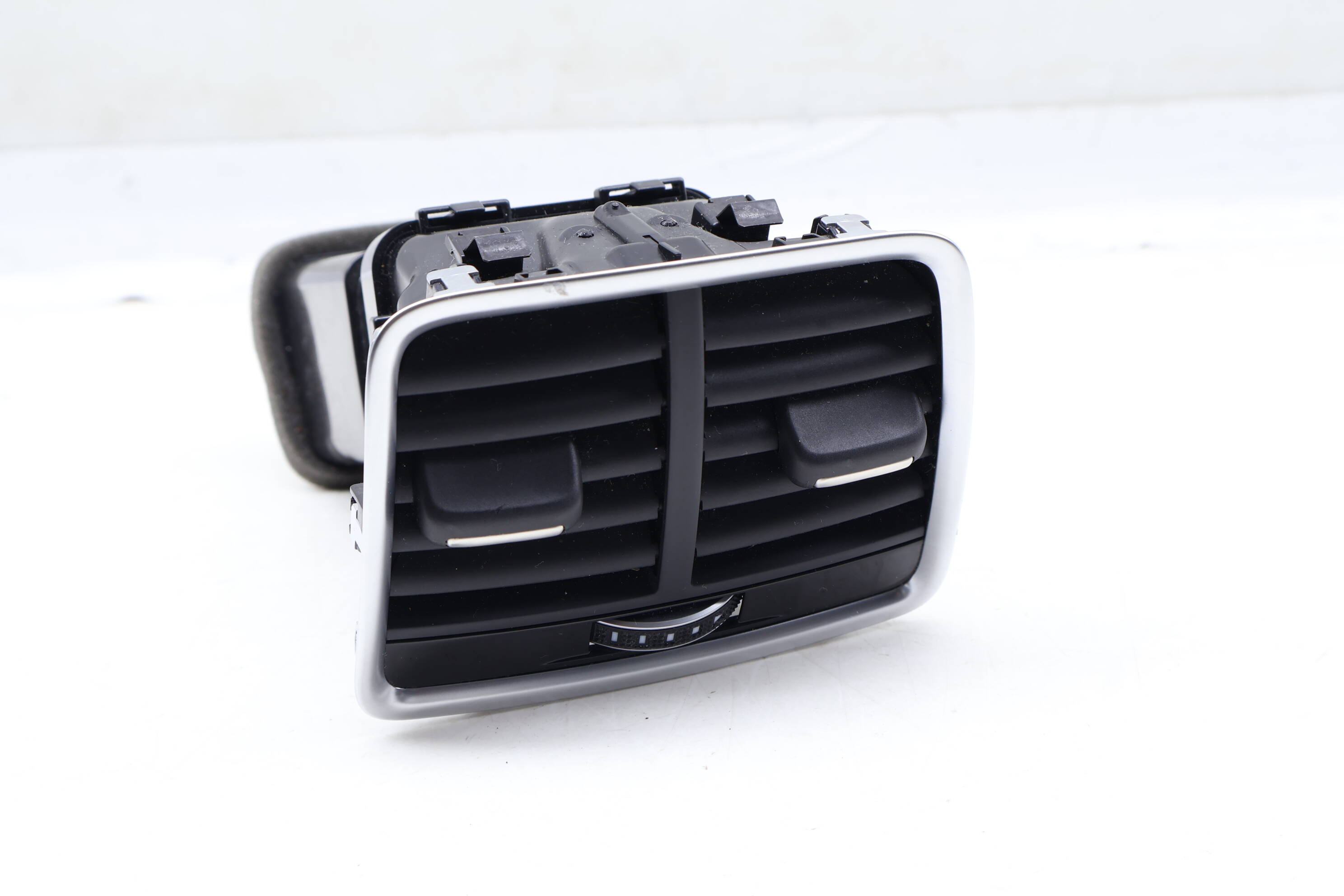 Center Air Vent 8U0819203C