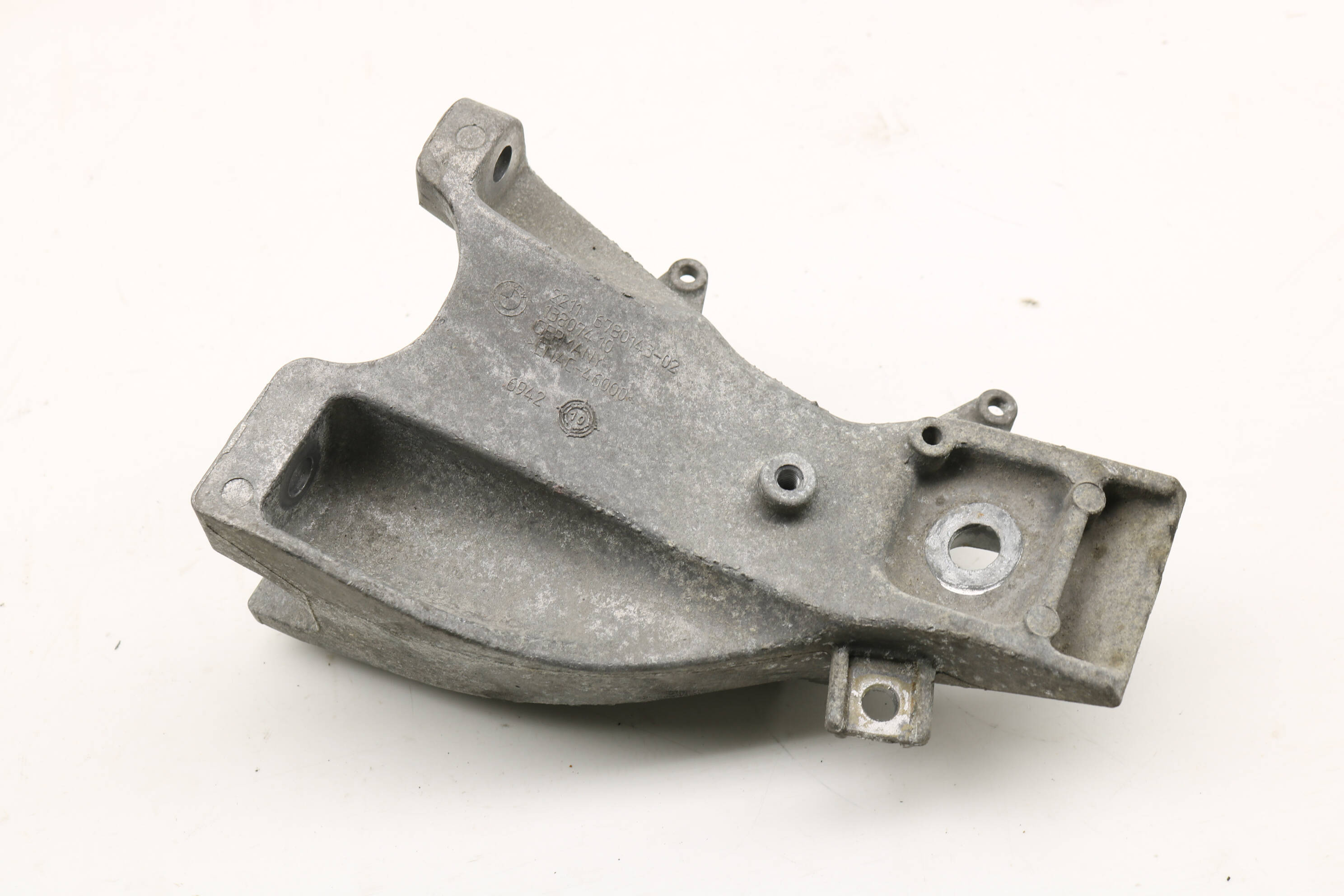 BMW Left Engine Motor Mount Bracket (X6, X5) 22116780143 