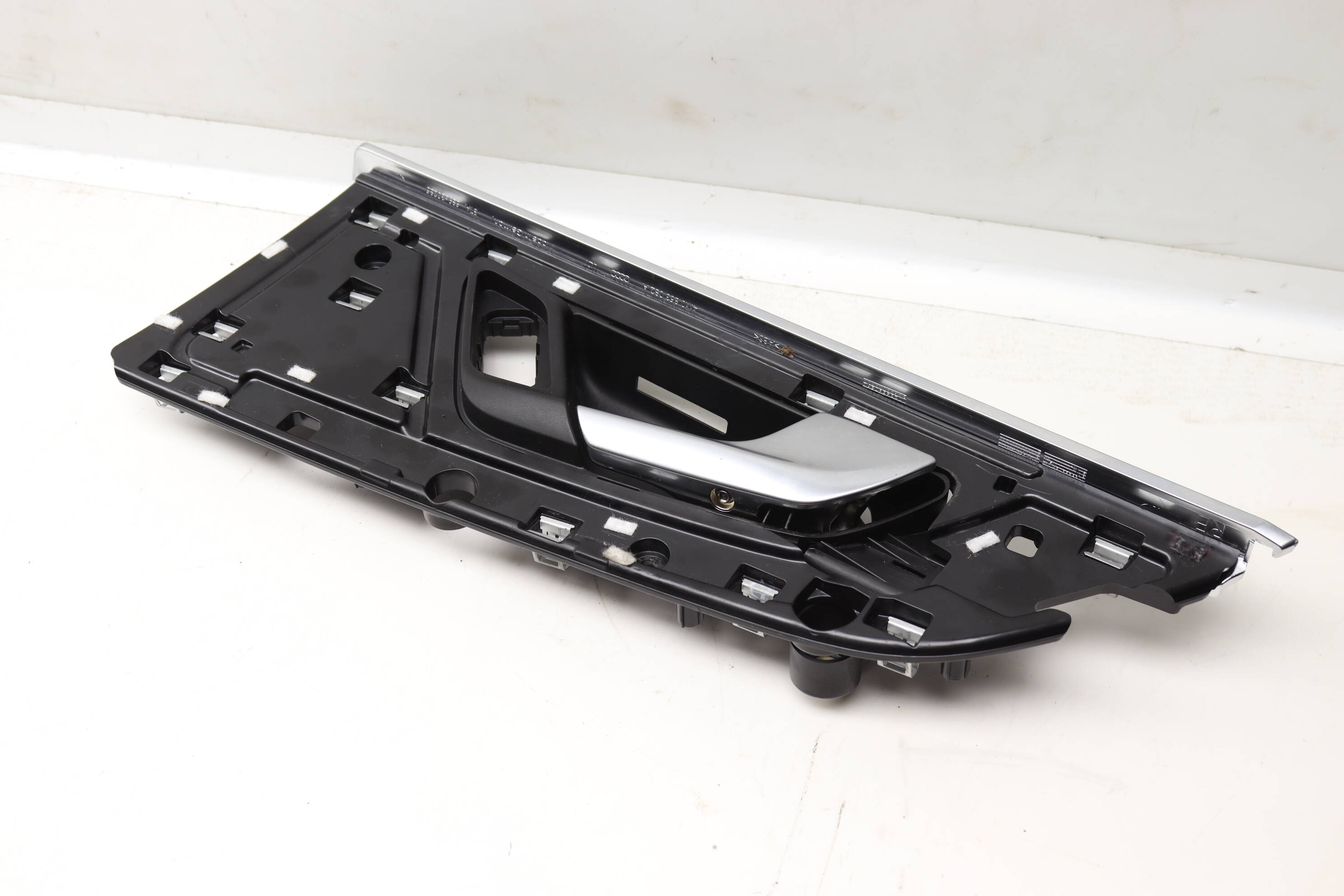 Interior Door Handle / Release 4M0839020D