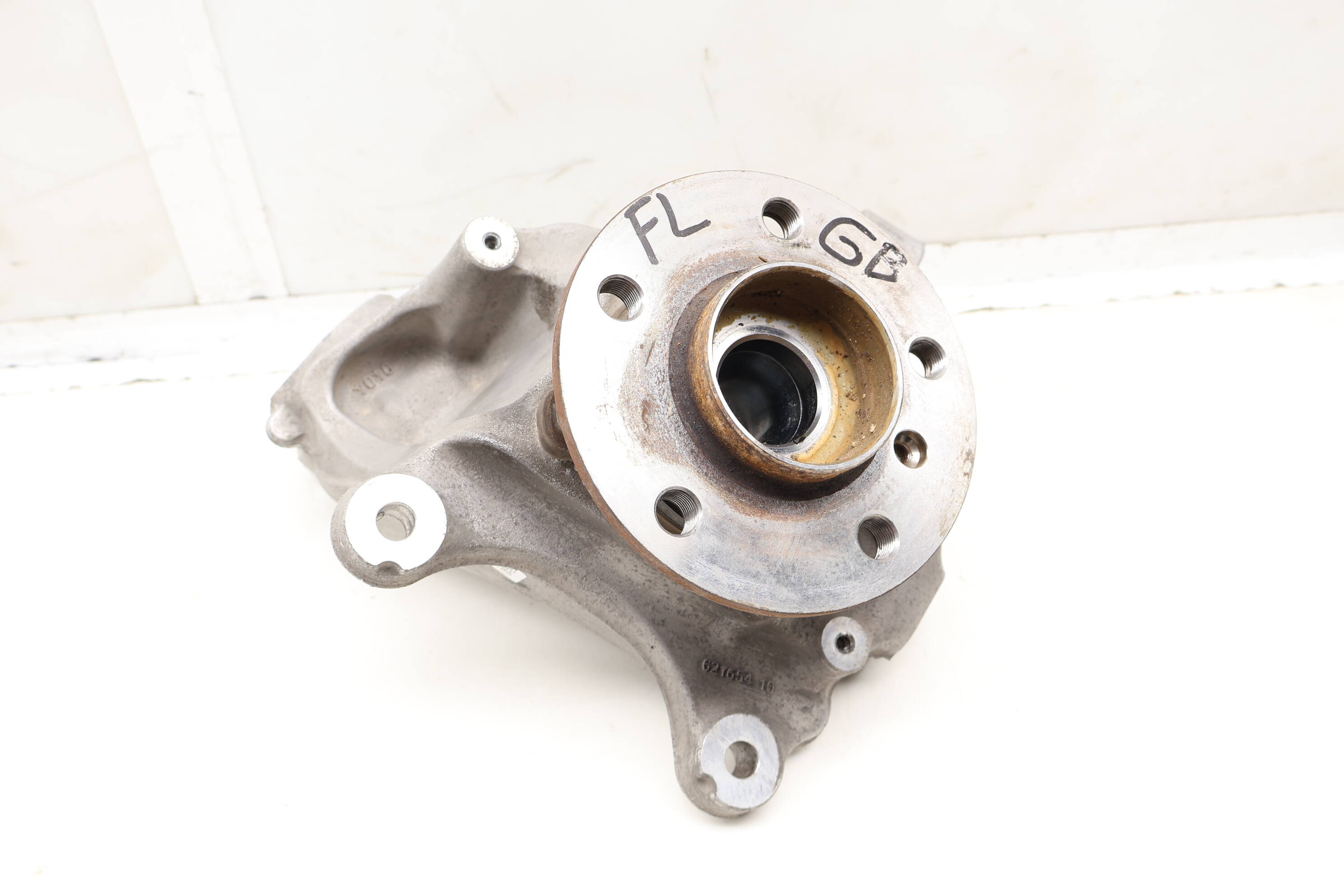 Spindle&#x20;Knuckle&#x20;W&#x2F;&#x20;Wheel&#x20;Bearing&#x20;31216876853