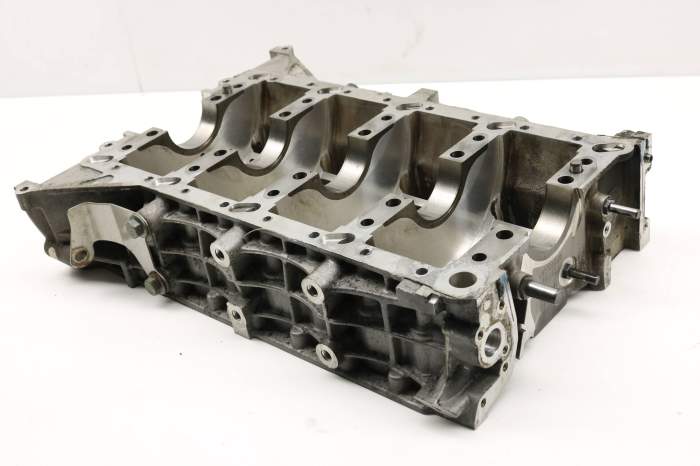 Crankshaft Housing / Lower Engine Block 9481011136R main product photo