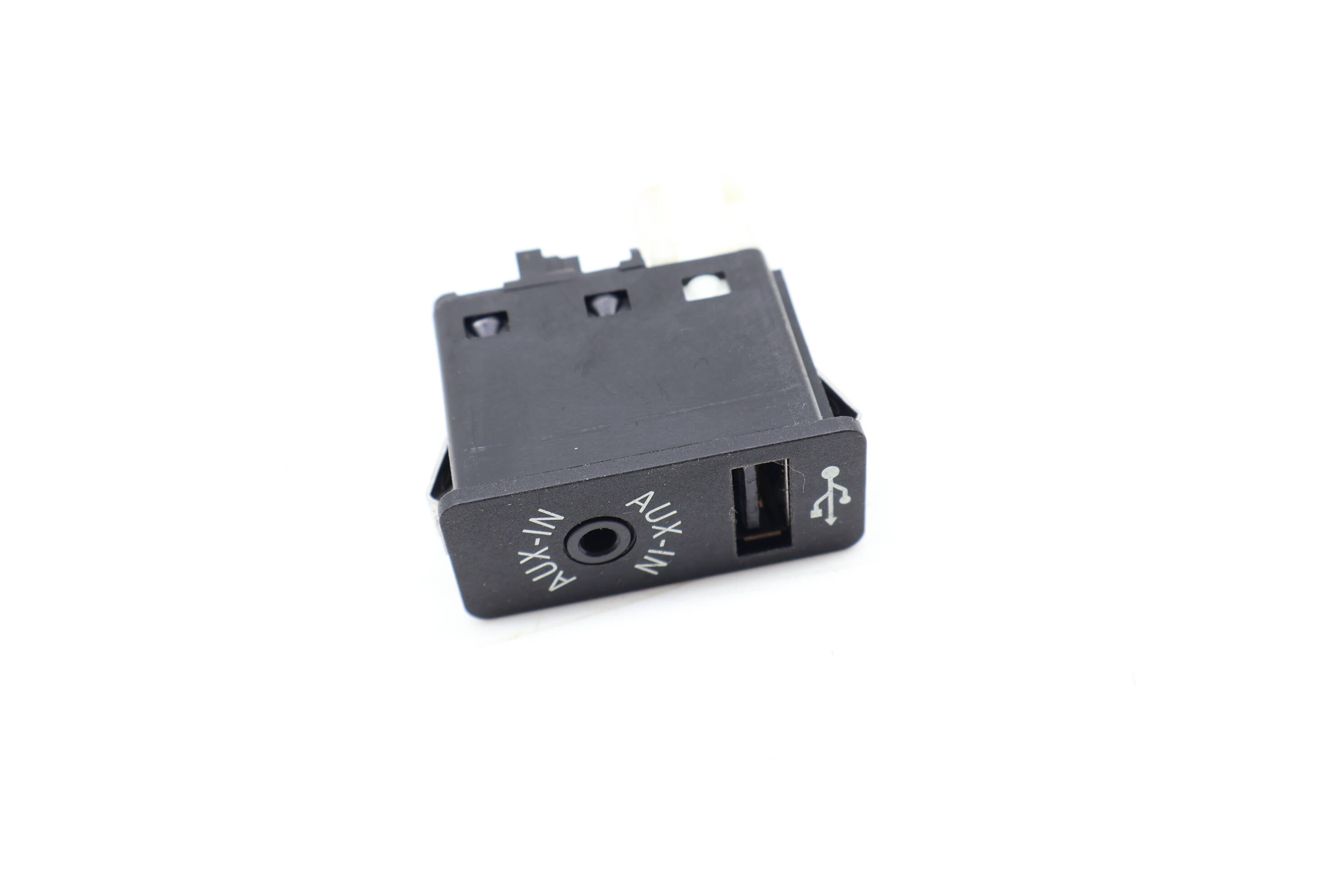 Usb / Aux-In Socket 84109266607
