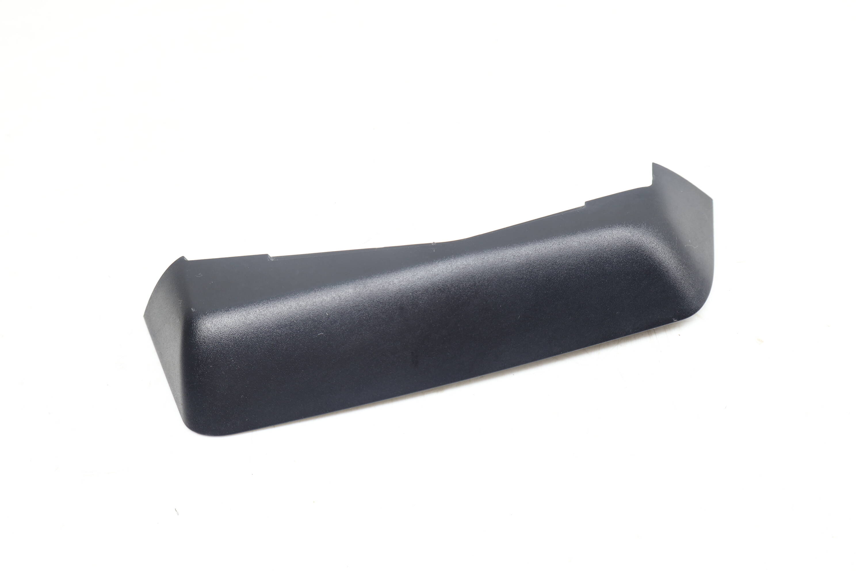 Inner Tail Light / Lamp Trim 8W6945255B