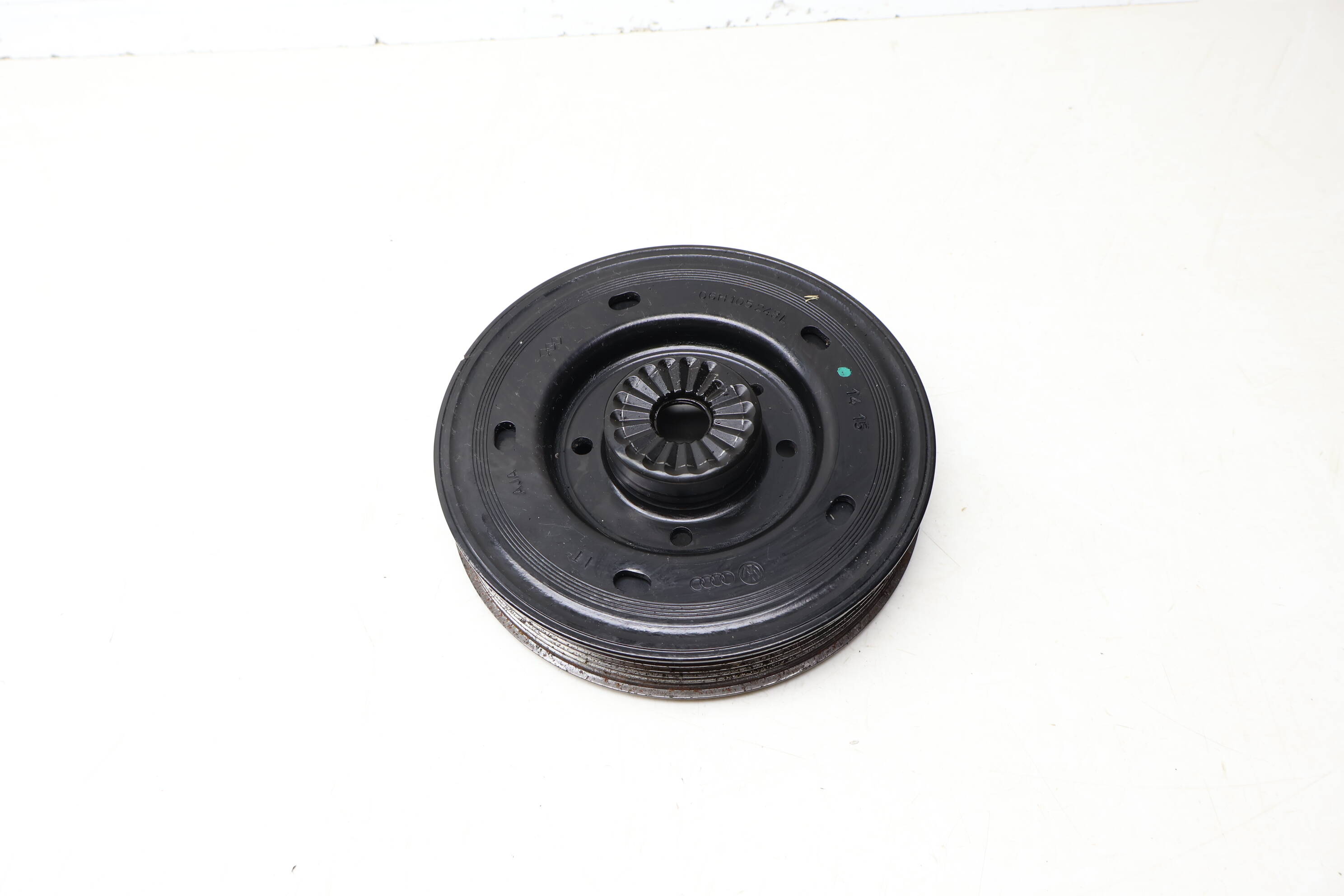 Harmonic Balancer / Crankshaft / Crank Pulley 06H105243L