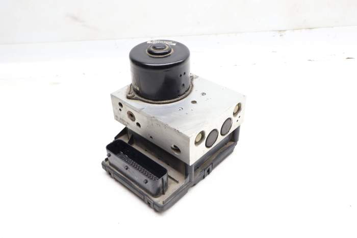 Abs Pump / Control Module Unit 8N0614517A main product photo
