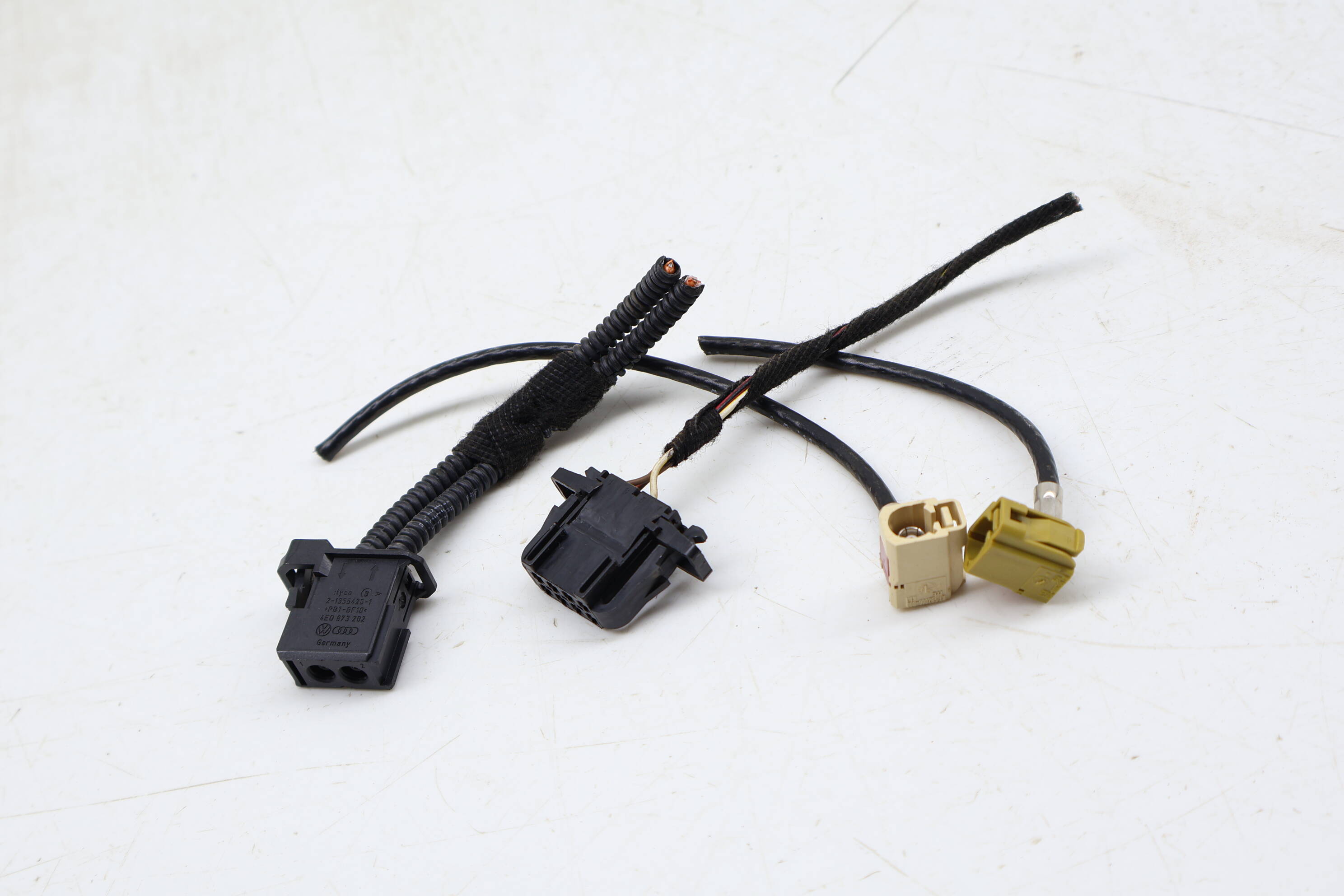 K-Box Radio Tuner Receiver Wiring Harness / Connector Set