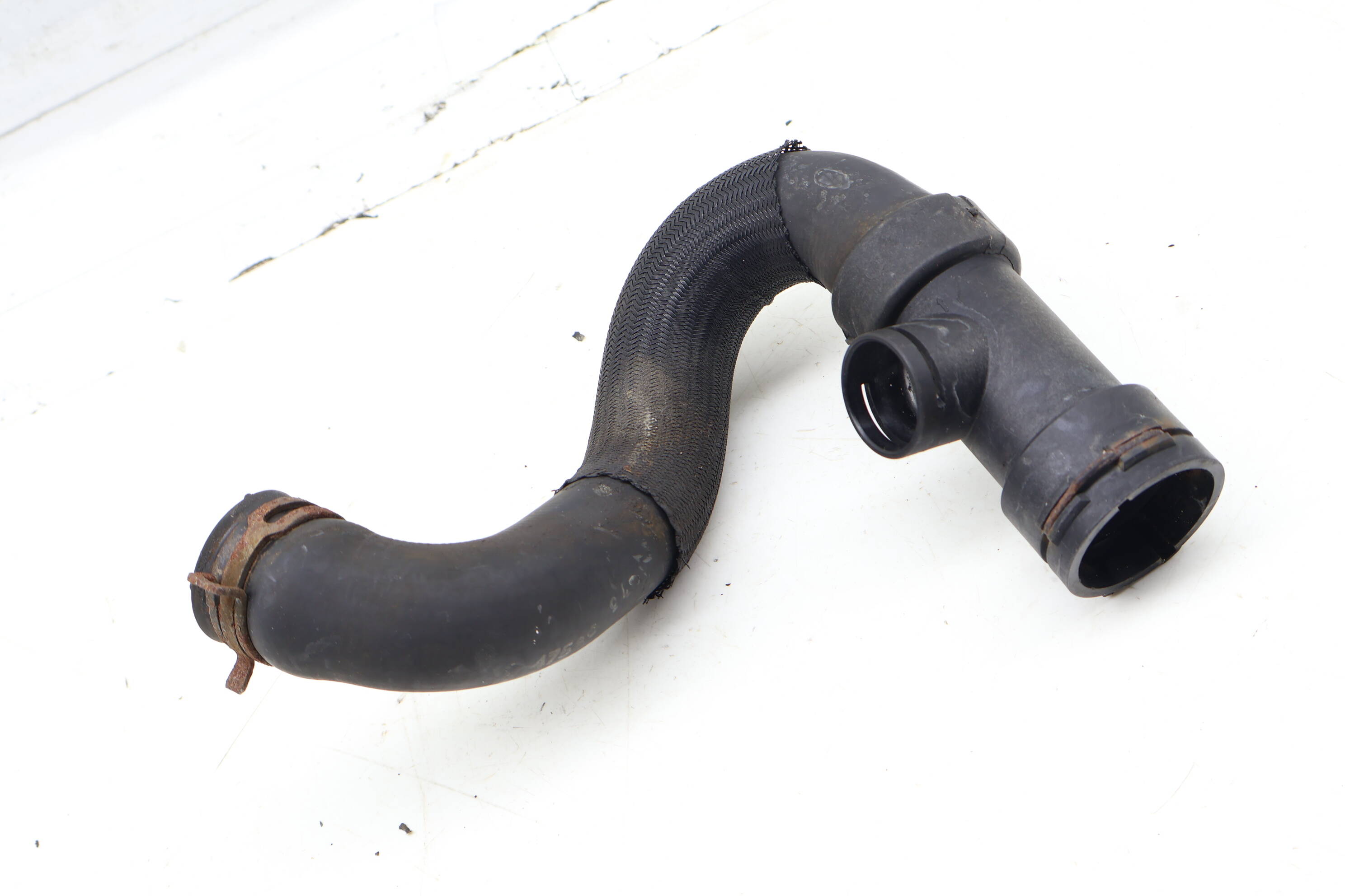 Lower Radiator Coolant Hose / Line 8D0121049E