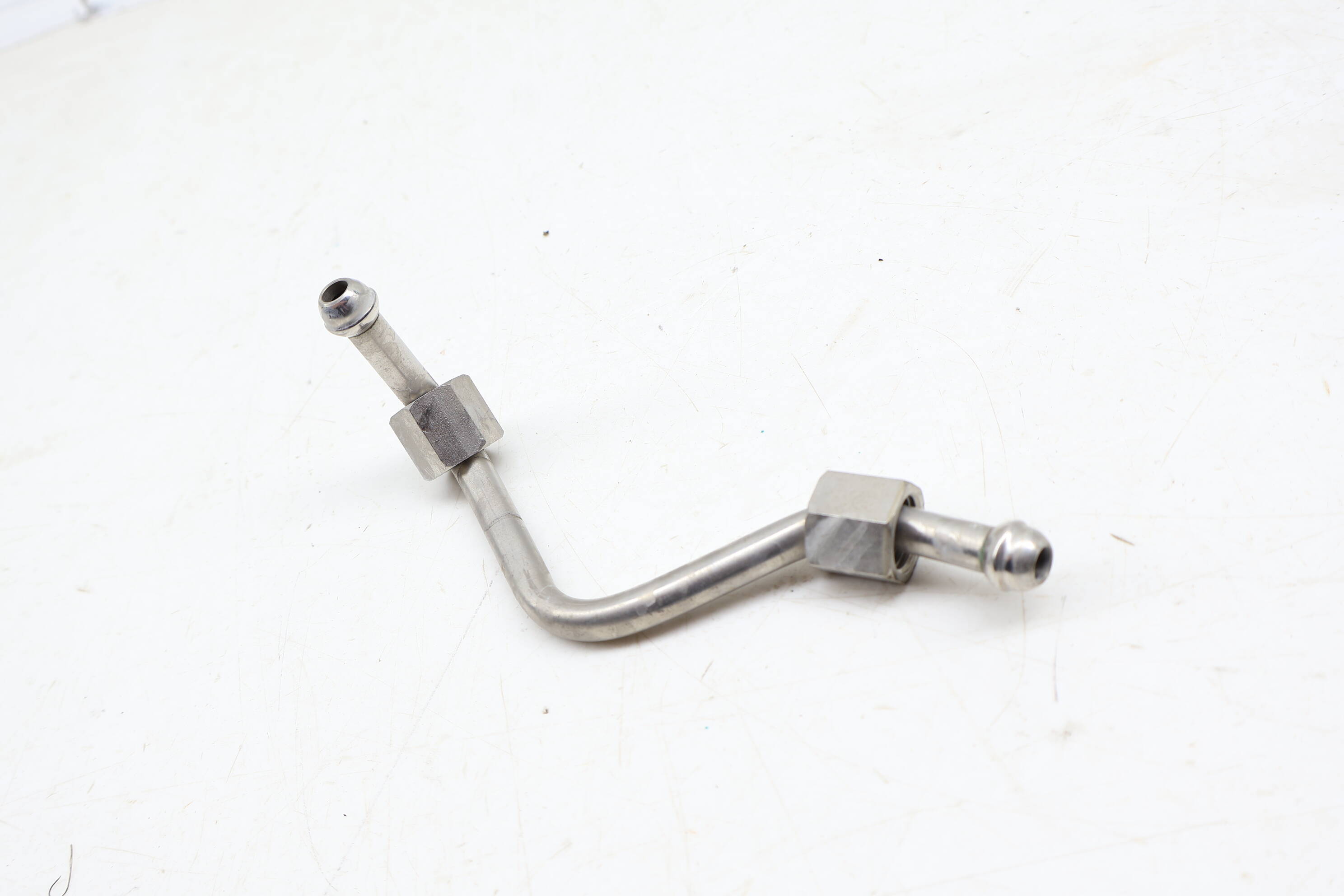 Fuel Rail Line / Pipe 06K127501H 95812750101