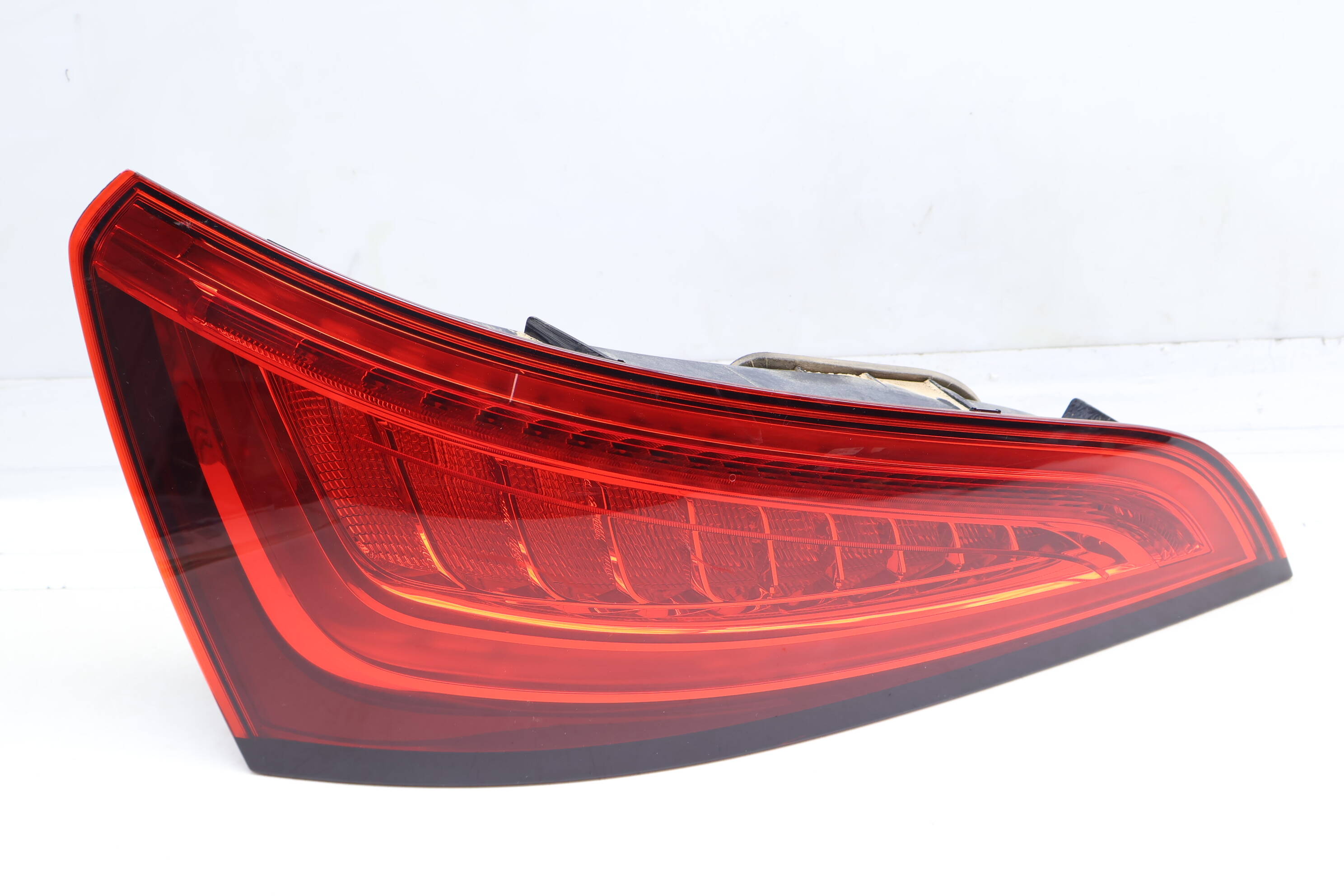 Led Tail Light / Lamp 8R0945093D