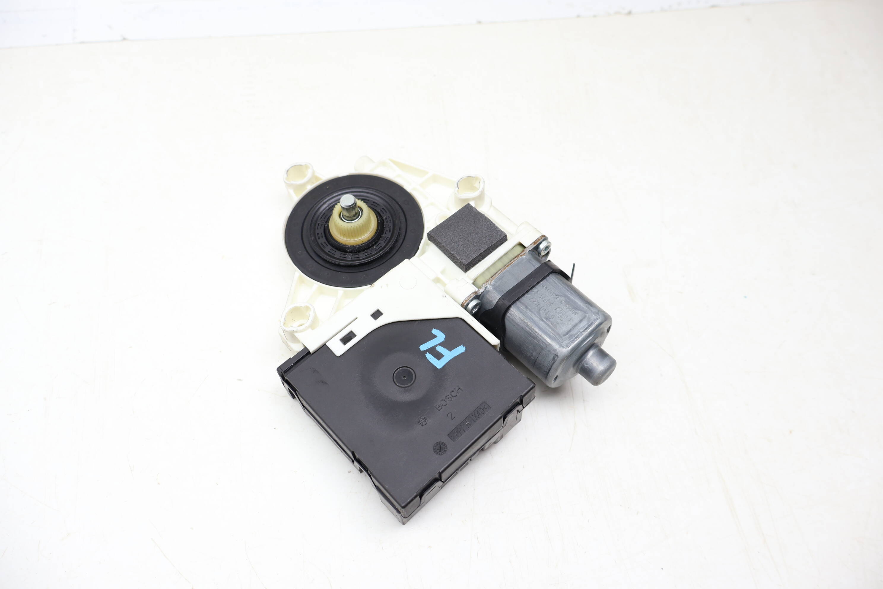 Door Window Motor 99762418103