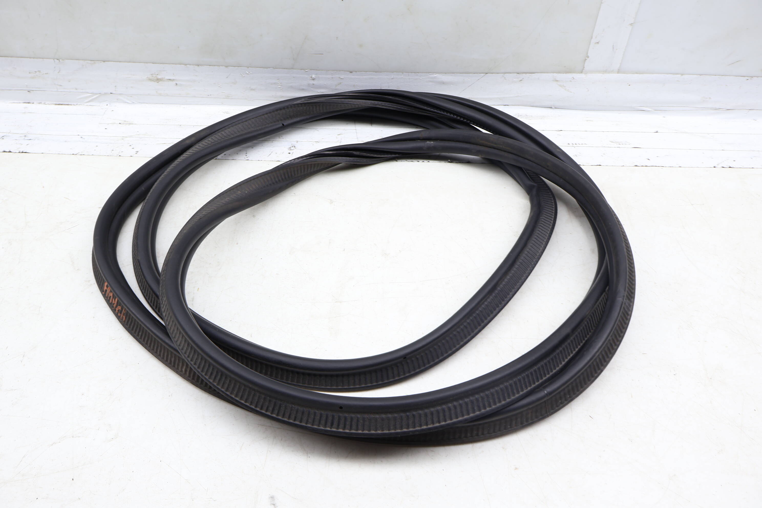 Trunk Hatch Seal / Weather Stripping 4M8827705B