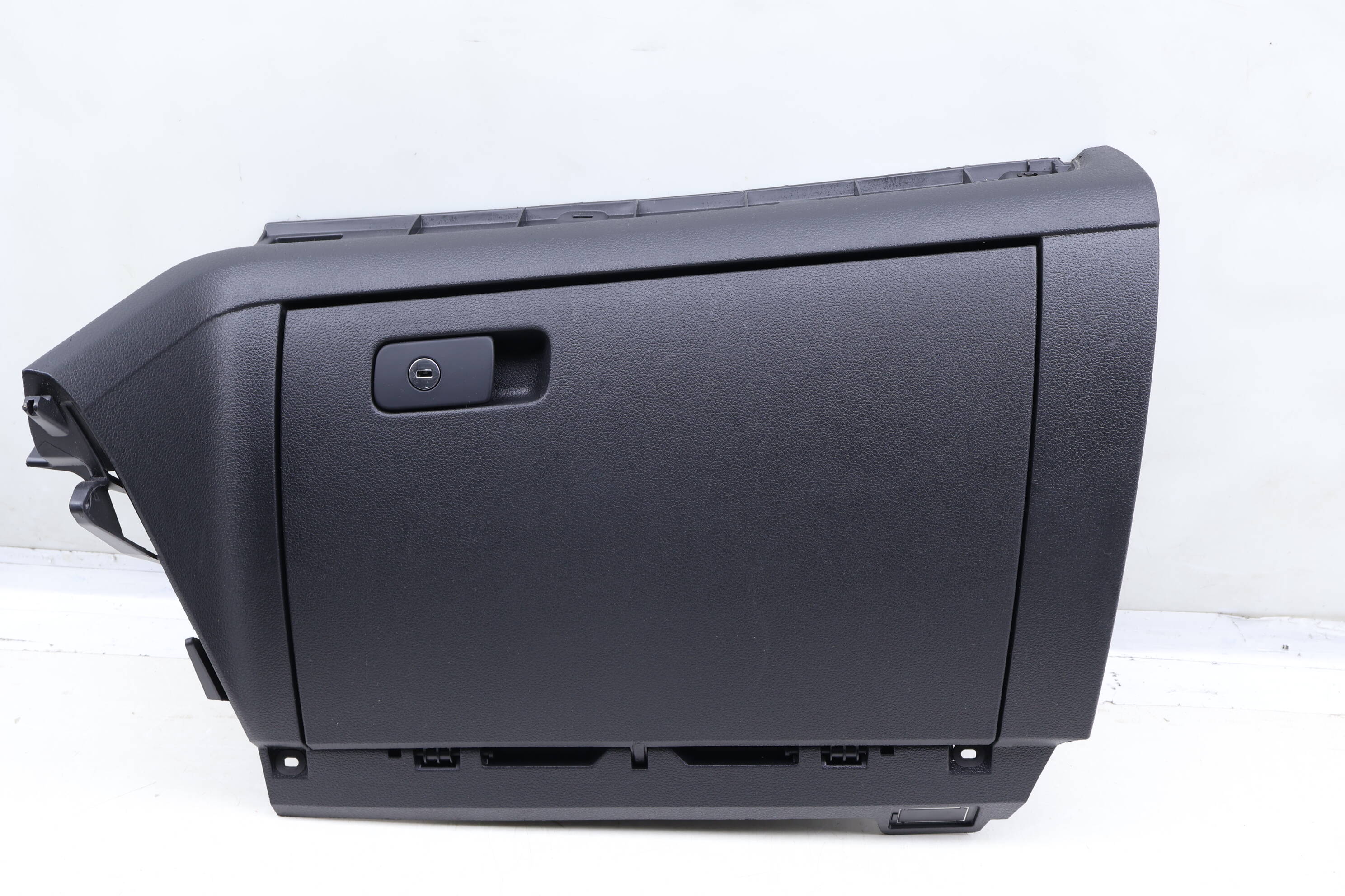 Glove Box / Compartment 561857101C