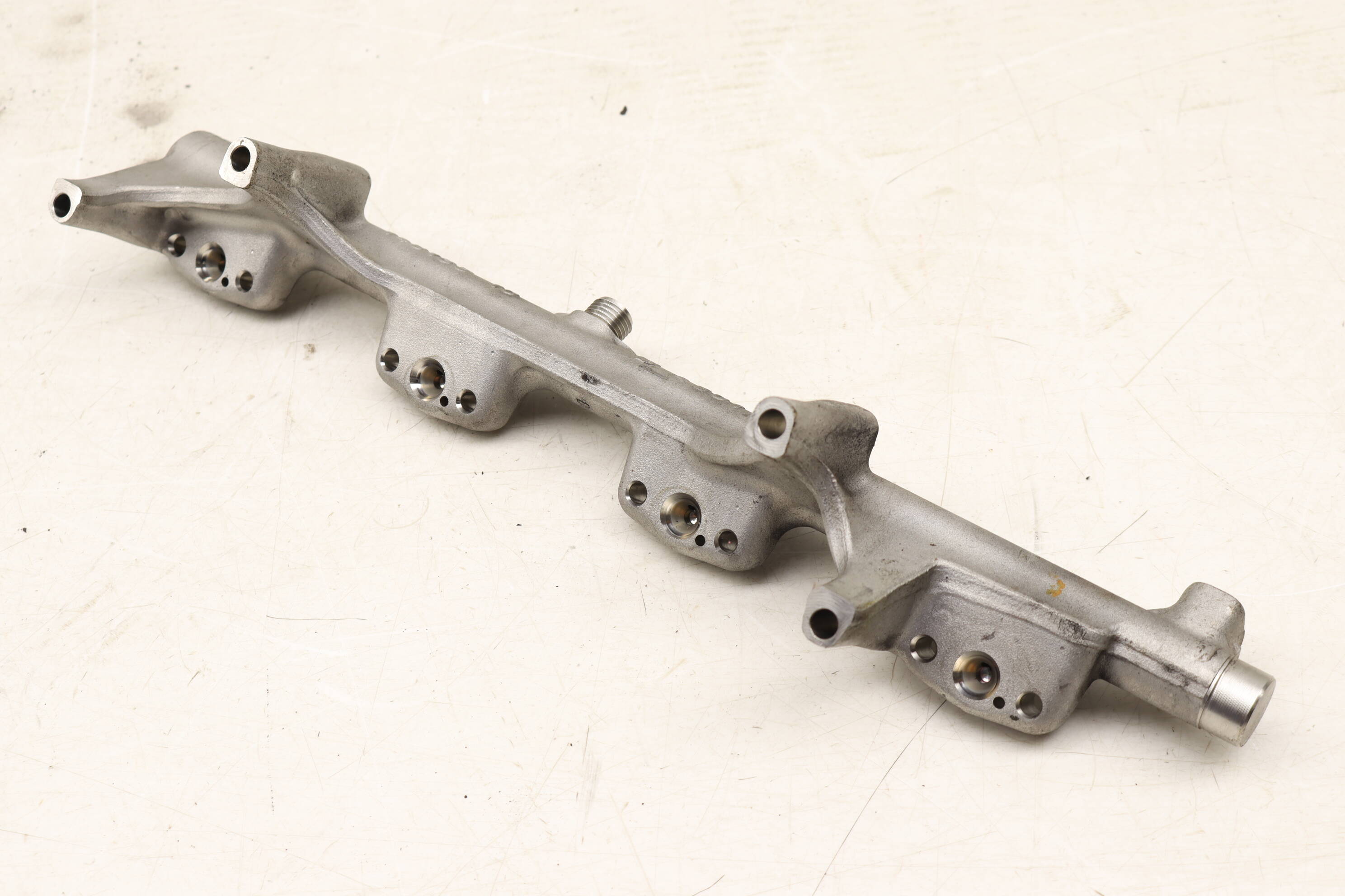 High Pressure Fuel Rail 13537639979