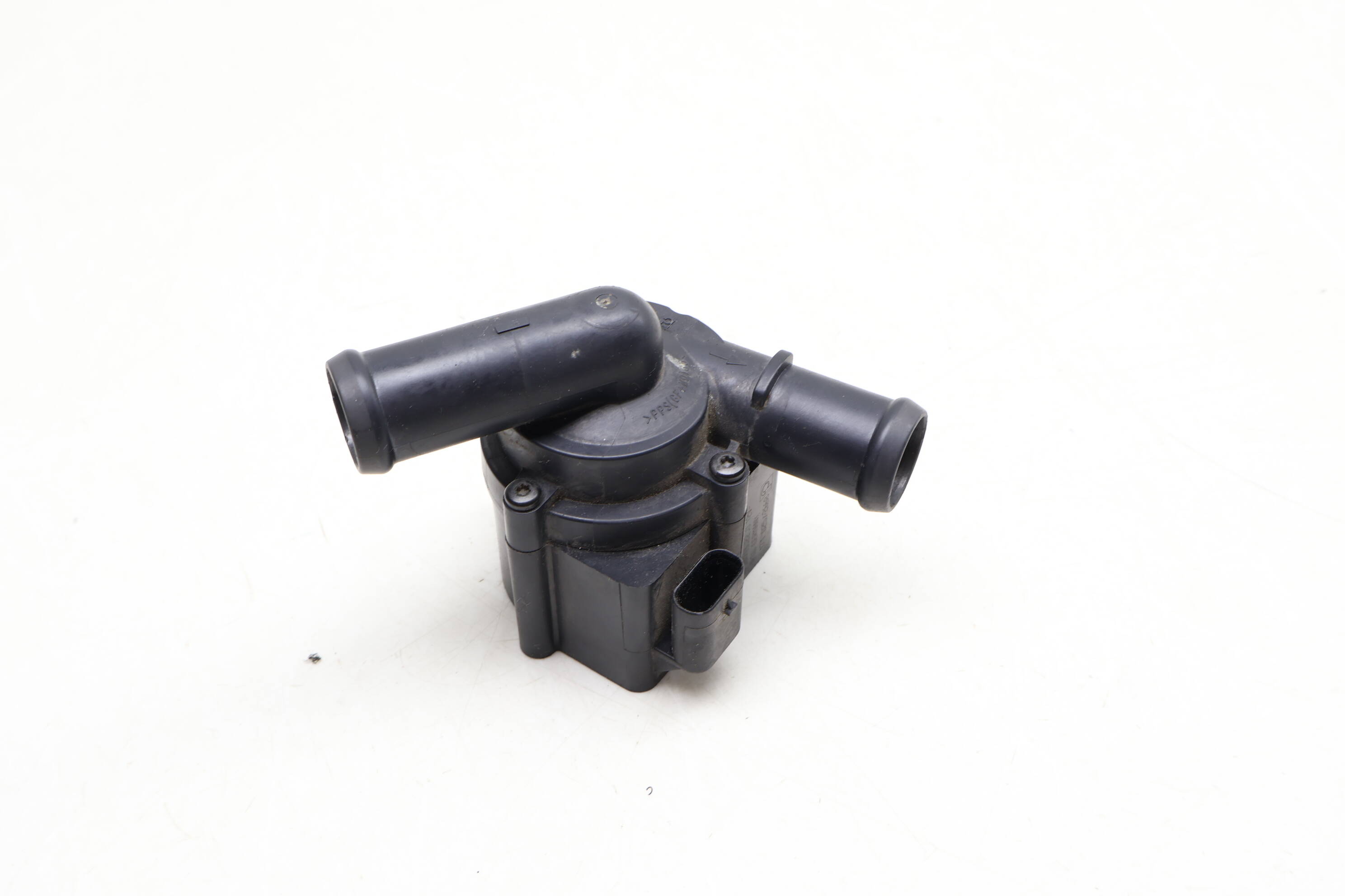 Auxiliary Coolant / Water Pump 079965561