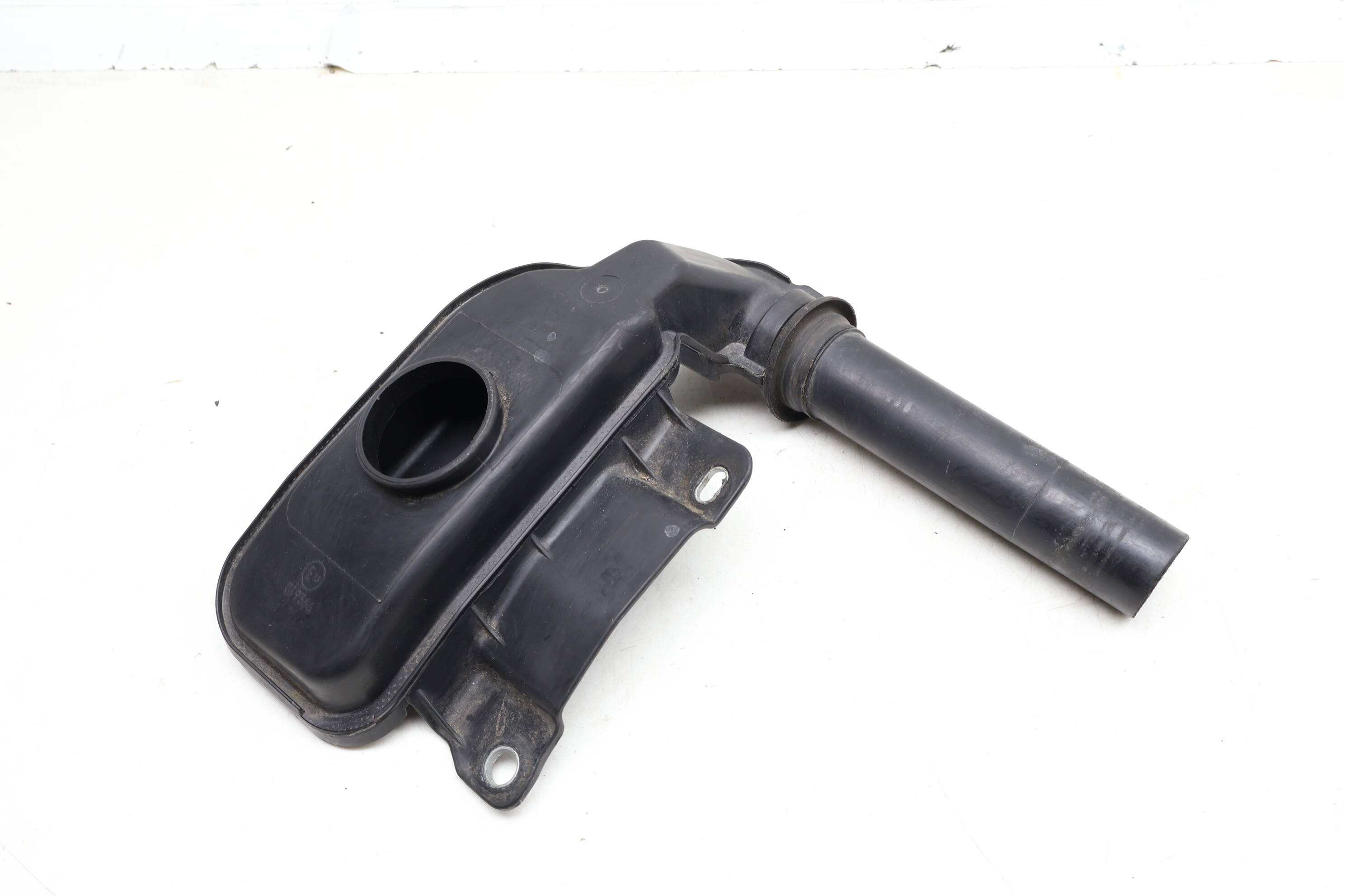 Upper Windshield Washer Reservoir / Filler Neck 8R0955452