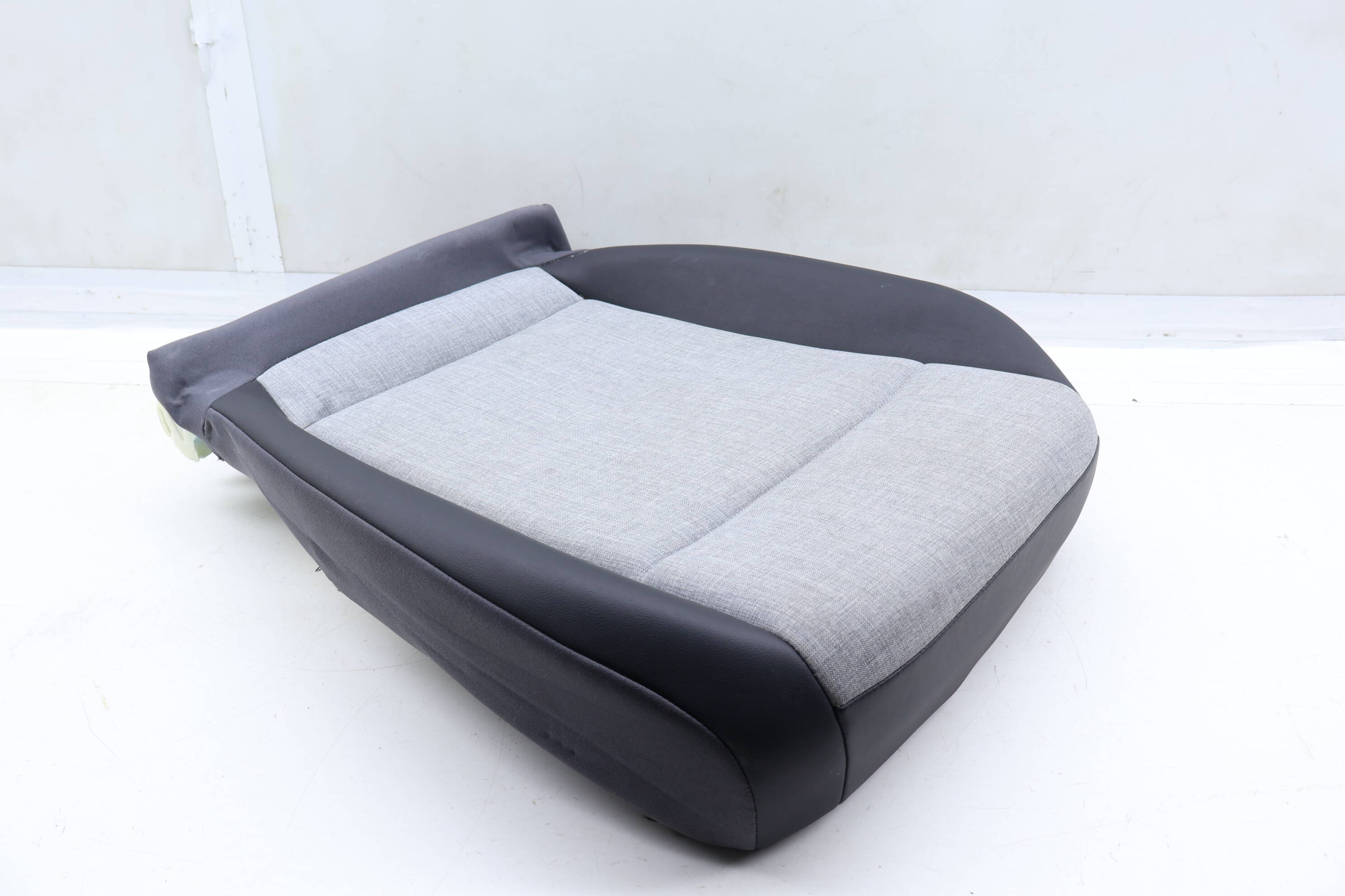 Lower Seat Bottom Cushion 11K881405