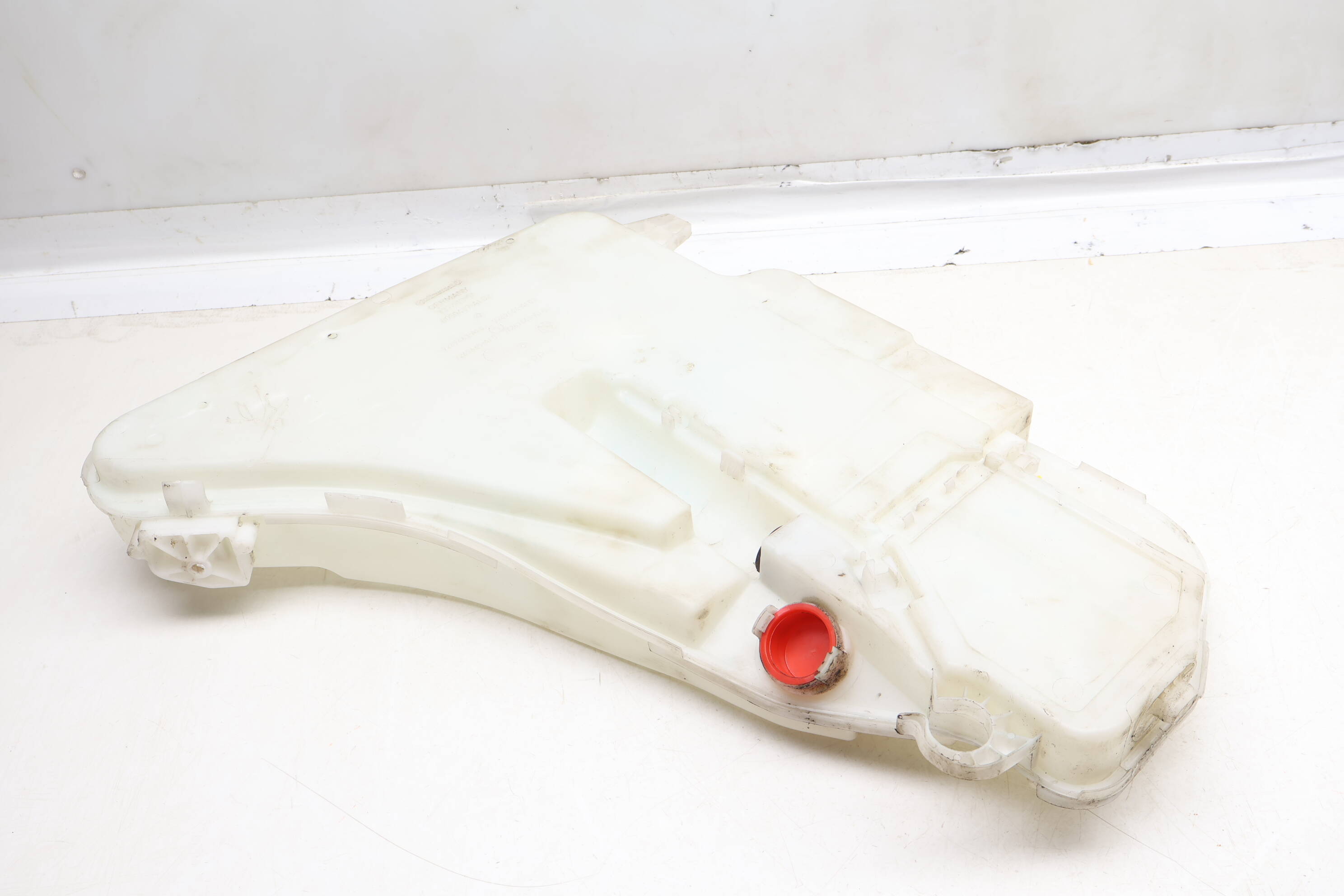 Windshield Washer Reservoir / Tank 61667269663