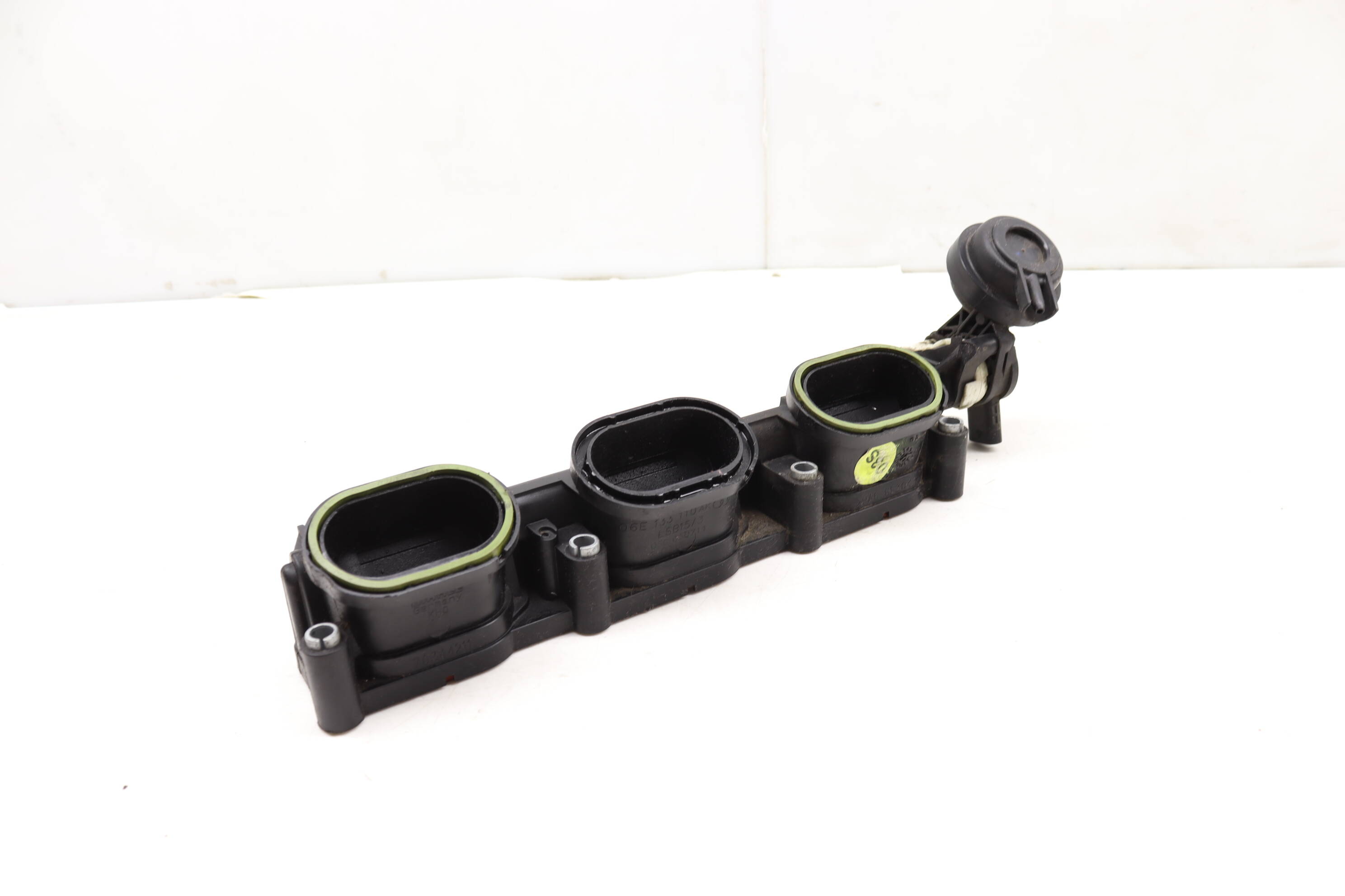 Lower&#x20;Intake&#x20;Manifold&#x20;Air&#x20;Distribution&#x20;Housing&#x20;06E133110AK